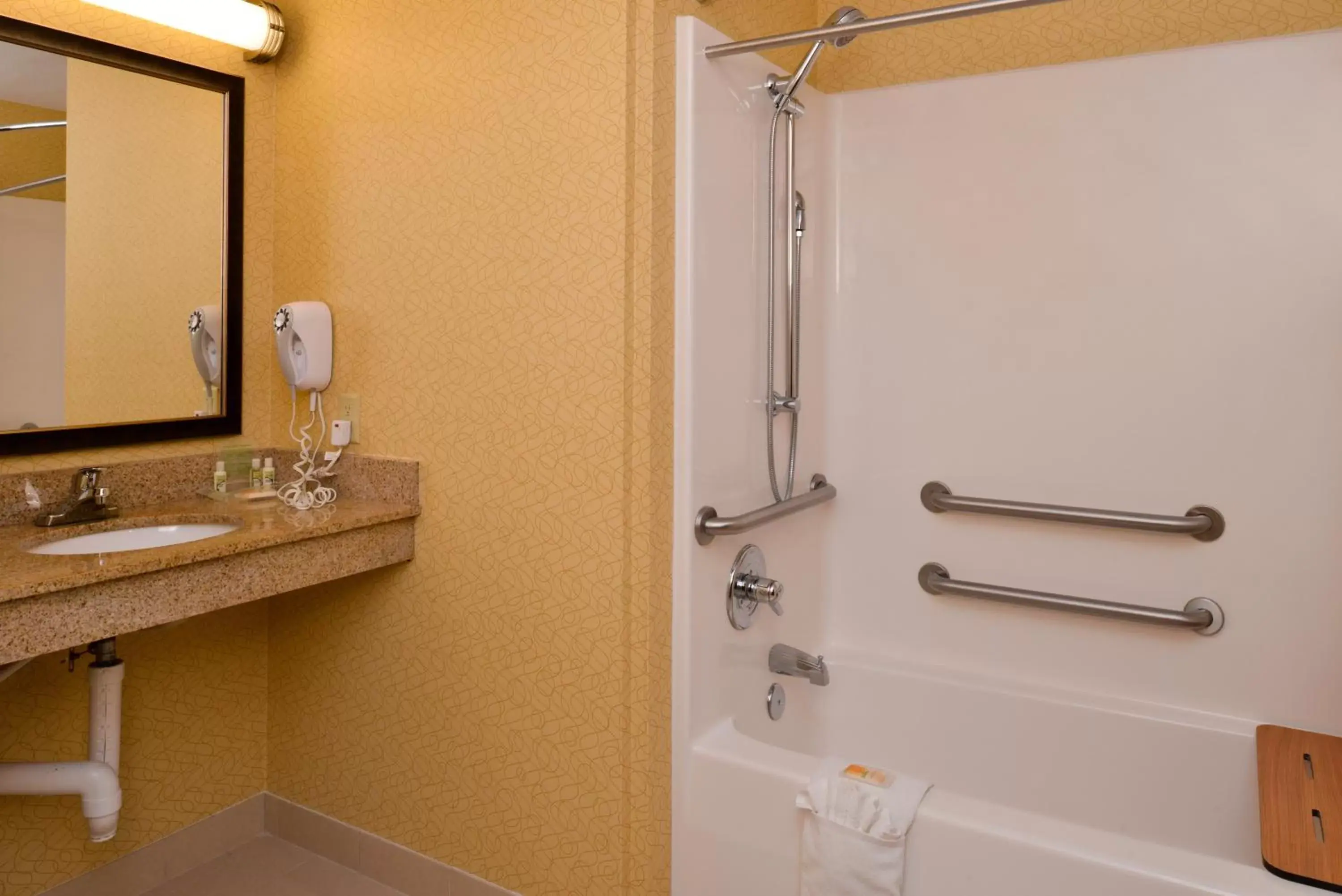 Shower, Bathroom in Holiday Inn Poplar Bluff, an IHG Hotel