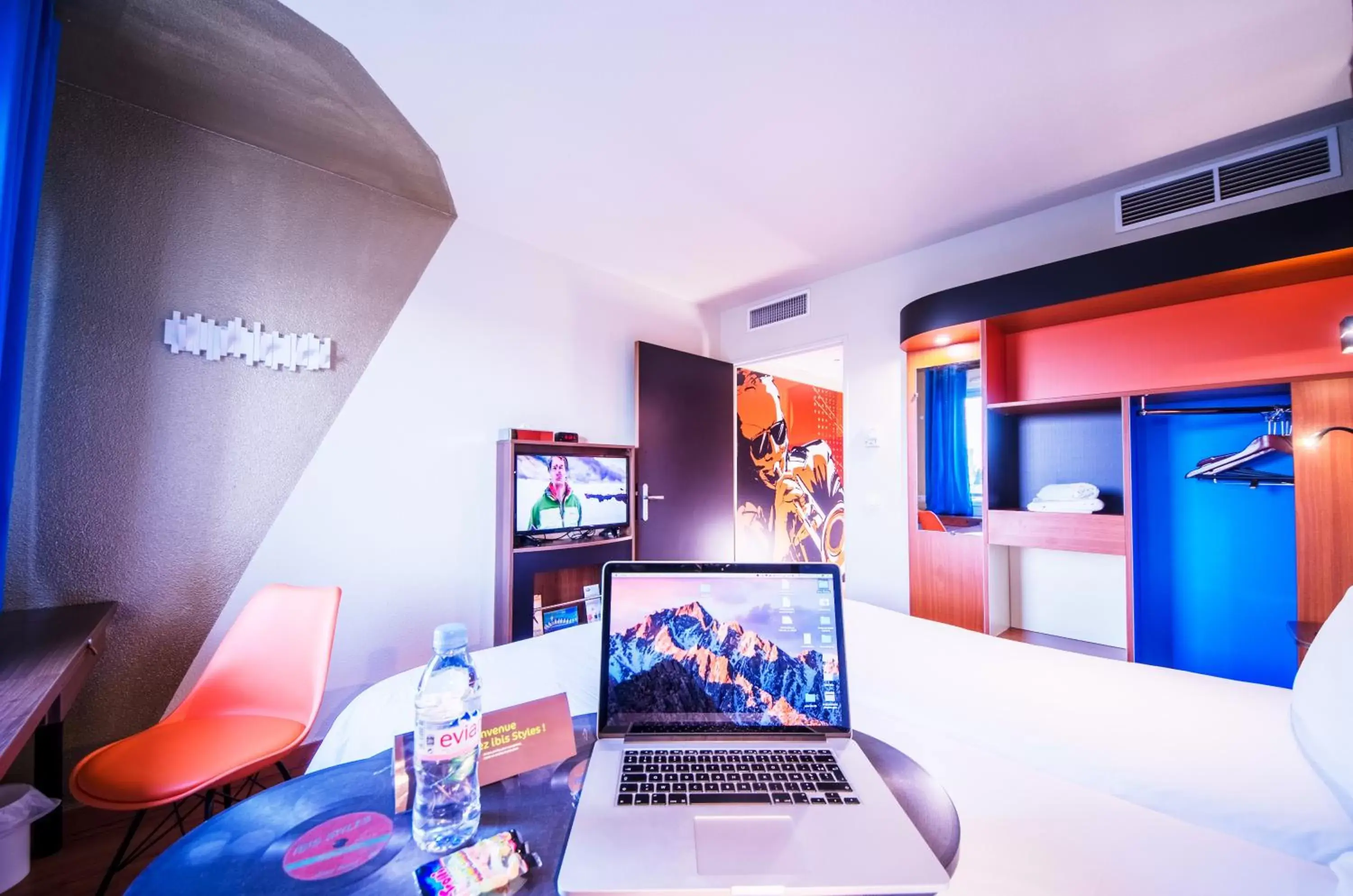 TV and multimedia in Ibis Styles Toulouse Blagnac Aéroport