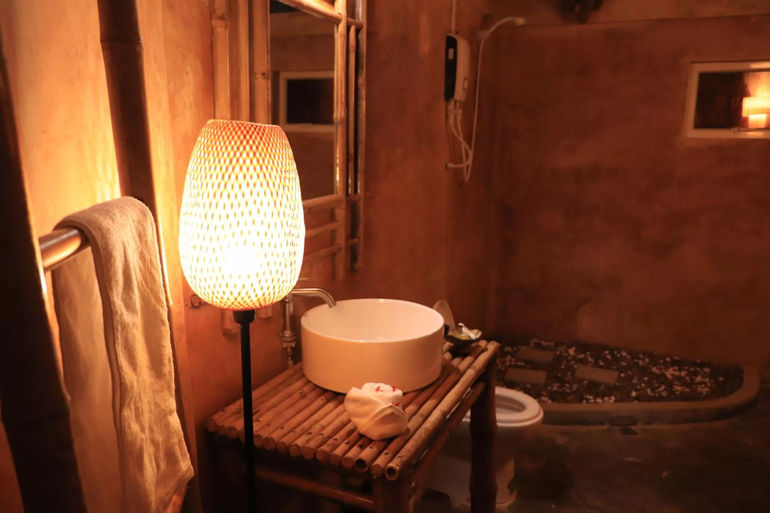 Bathroom in Hanchey Bamboo Resort