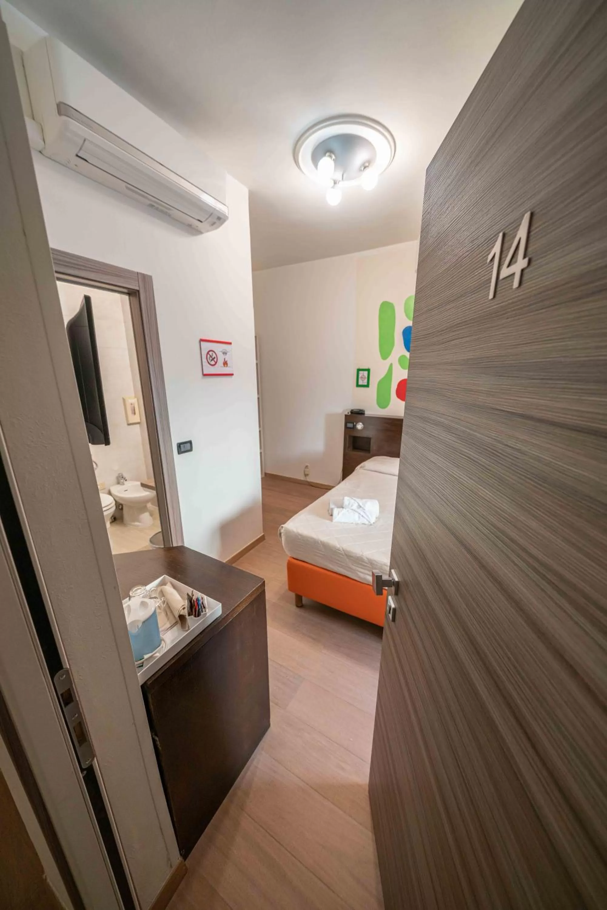 Bed in Hotel Cairoli