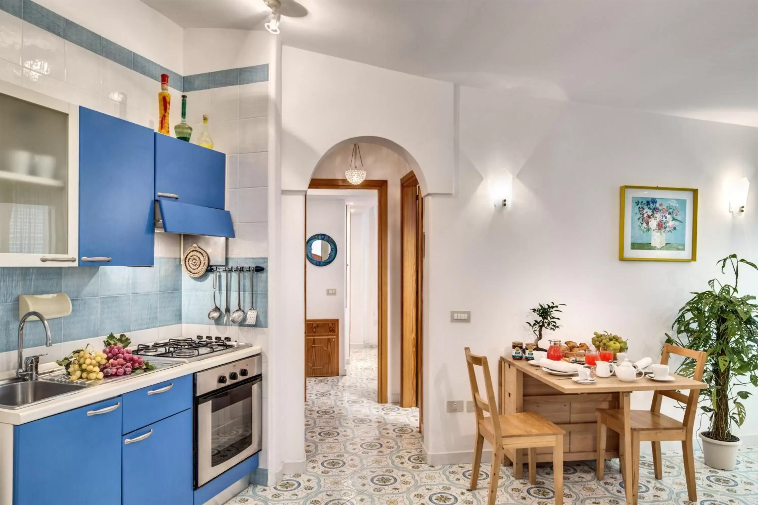 Dining area, Kitchen/Kitchenette in Gocce Di Capri Resort