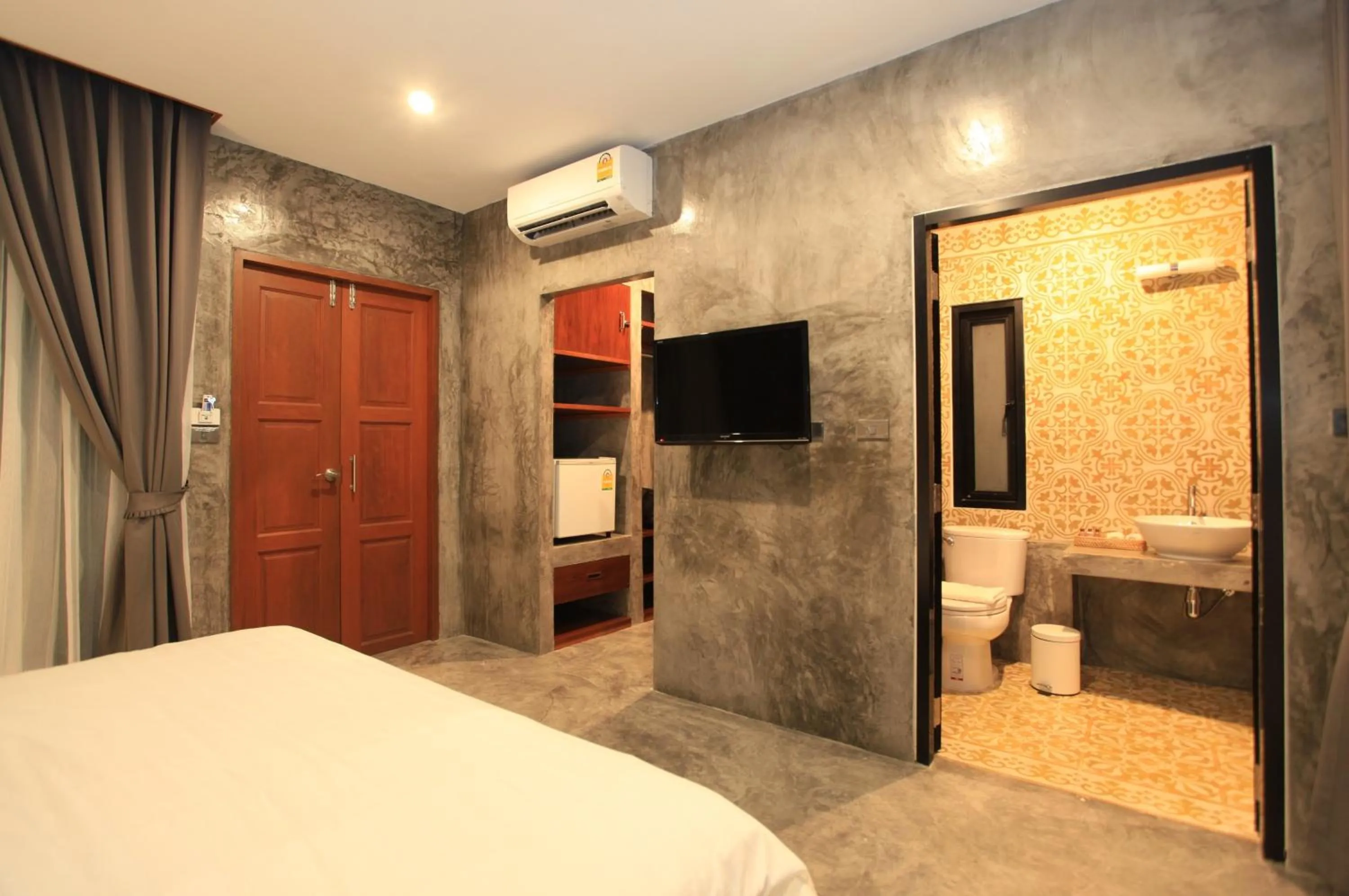 Photo of the whole room, Bed in Mook Lamai Resort and Spa