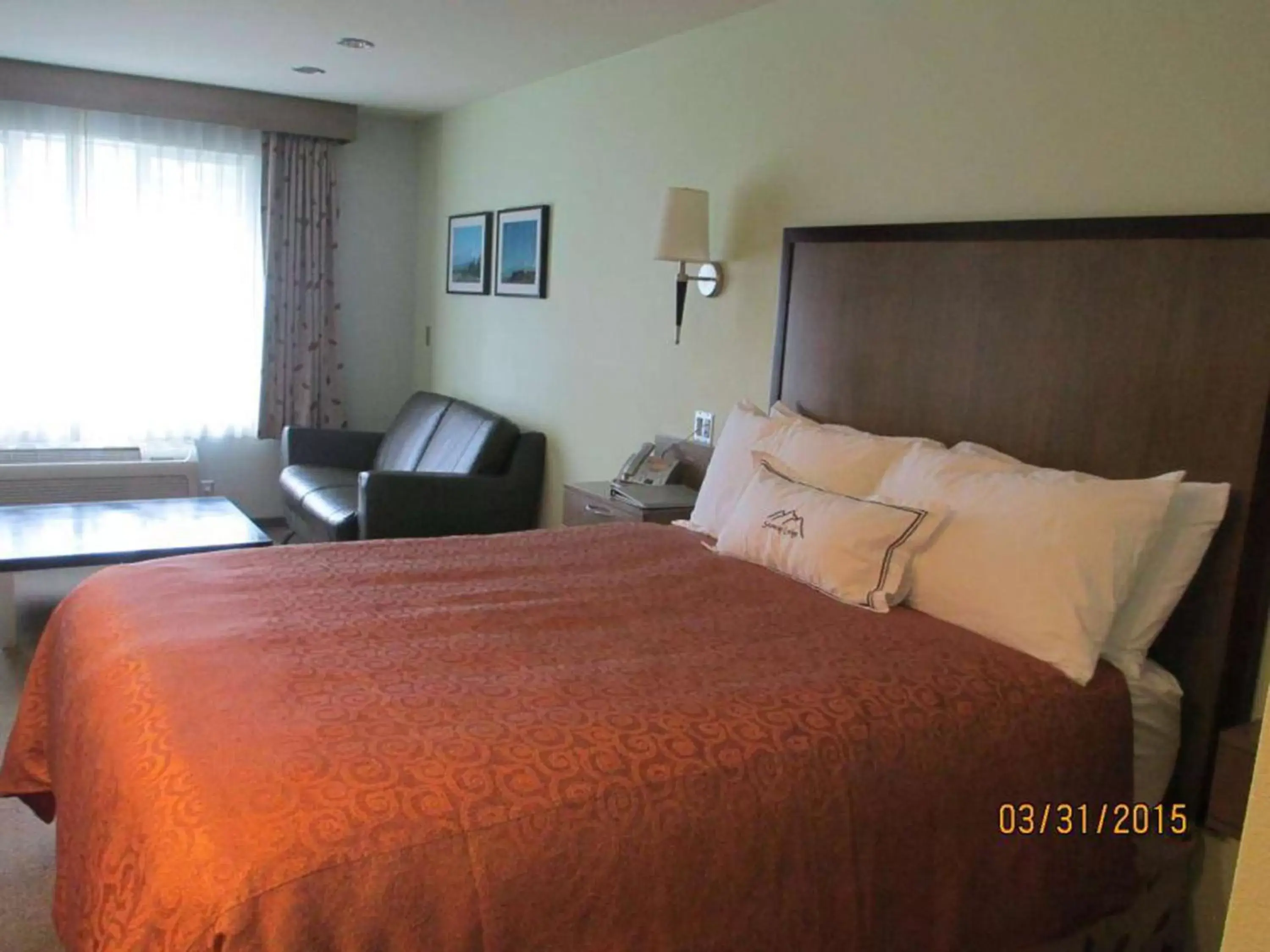 Photo of the whole room, Bed in Best Western Snowcap Lodge