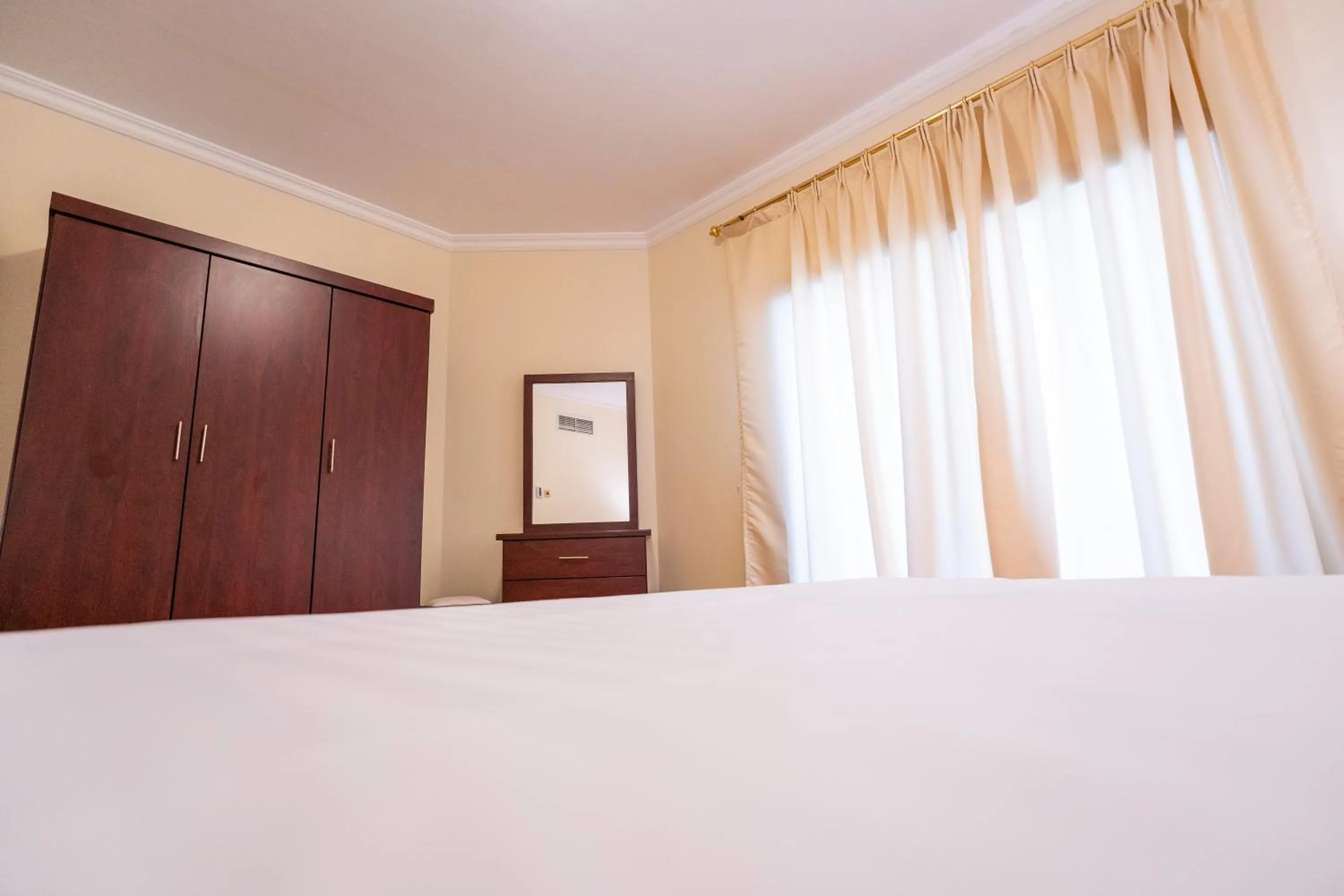 Bedroom, Bed in Majestic Hotel