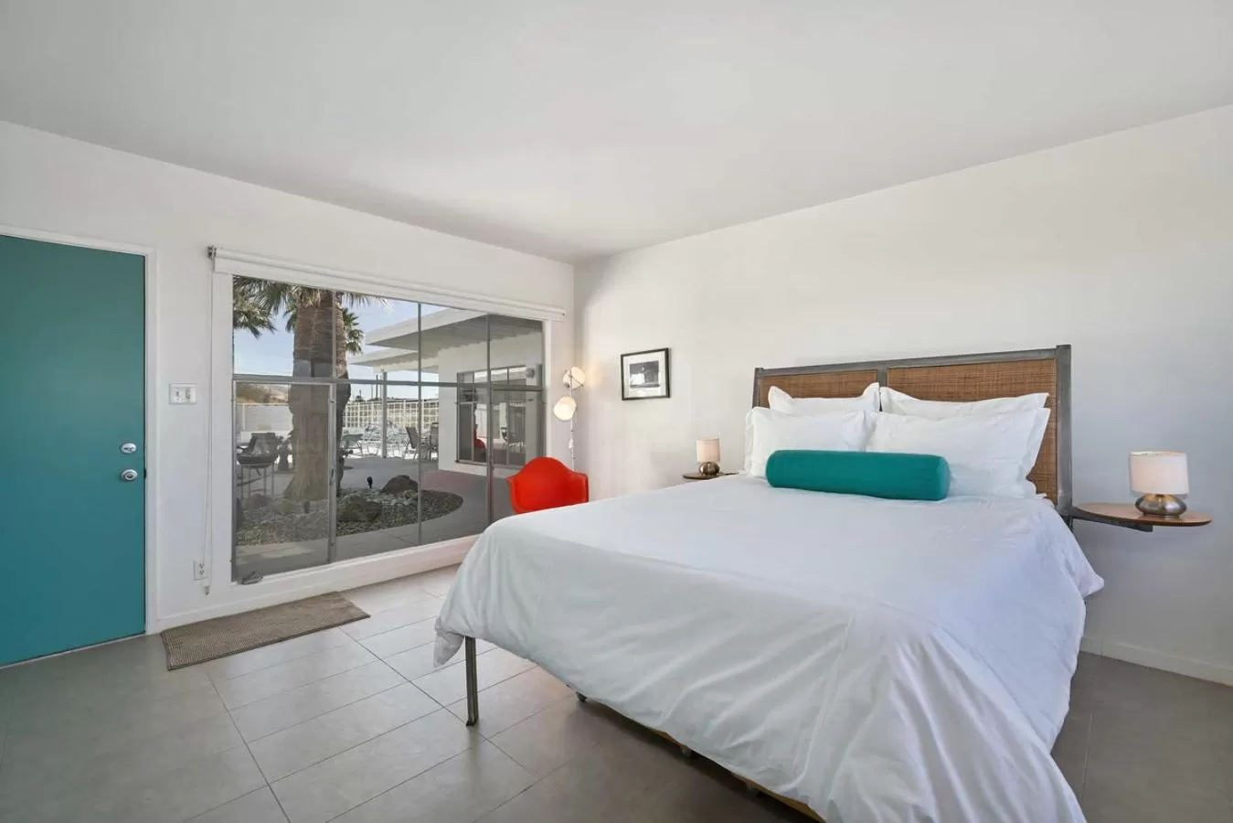 Bed in Sagewater Hotel