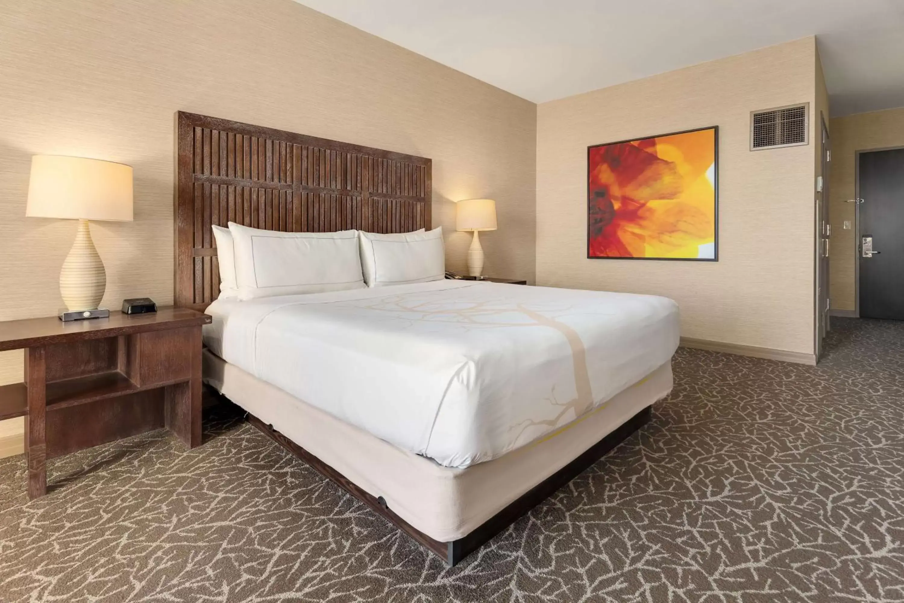 Pool View King Room in Hilton La Jolla Torrey Pines Pool View King Room in Hilton La Jolla Torrey Pines