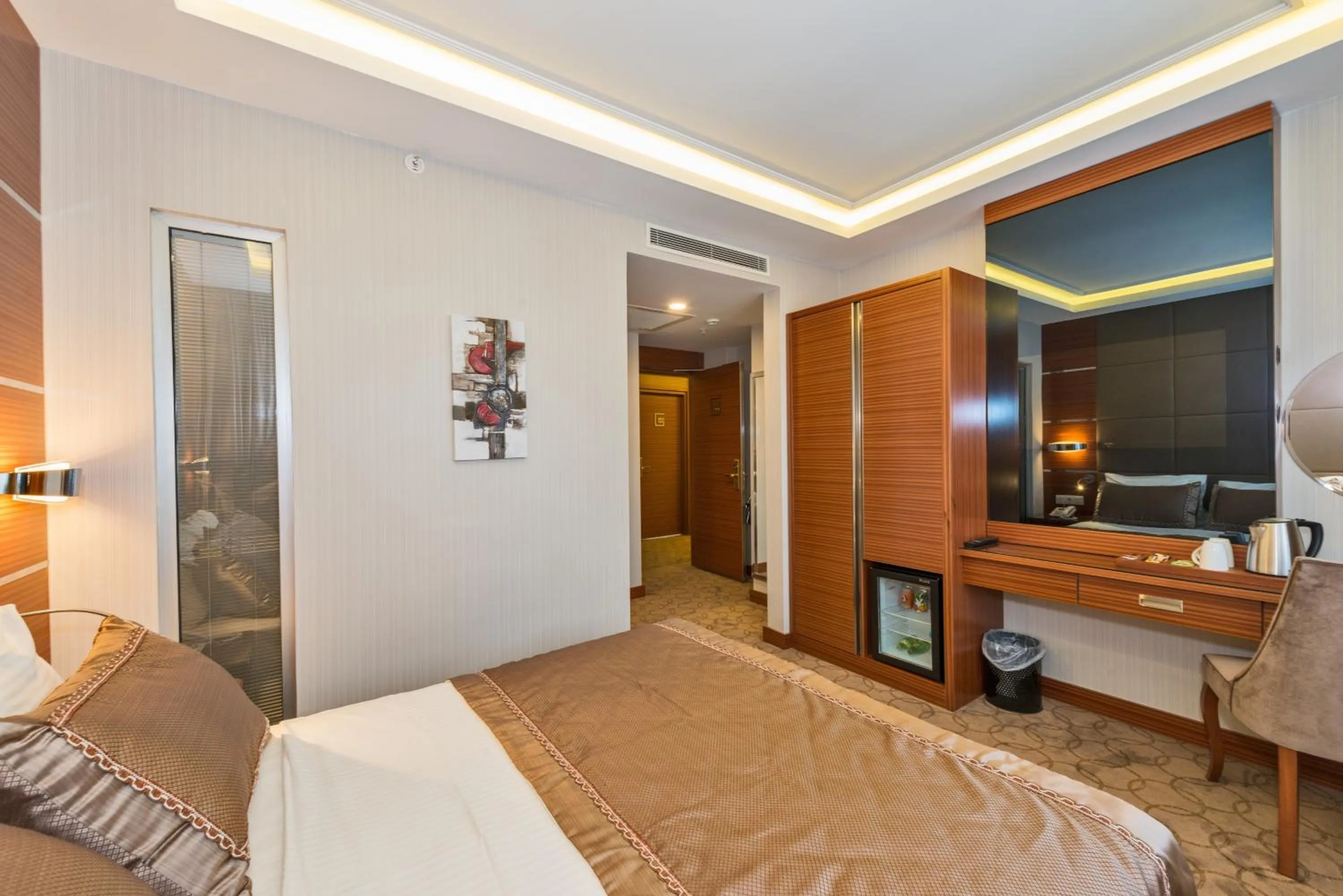 Photo of the whole room in Glorious Hotel