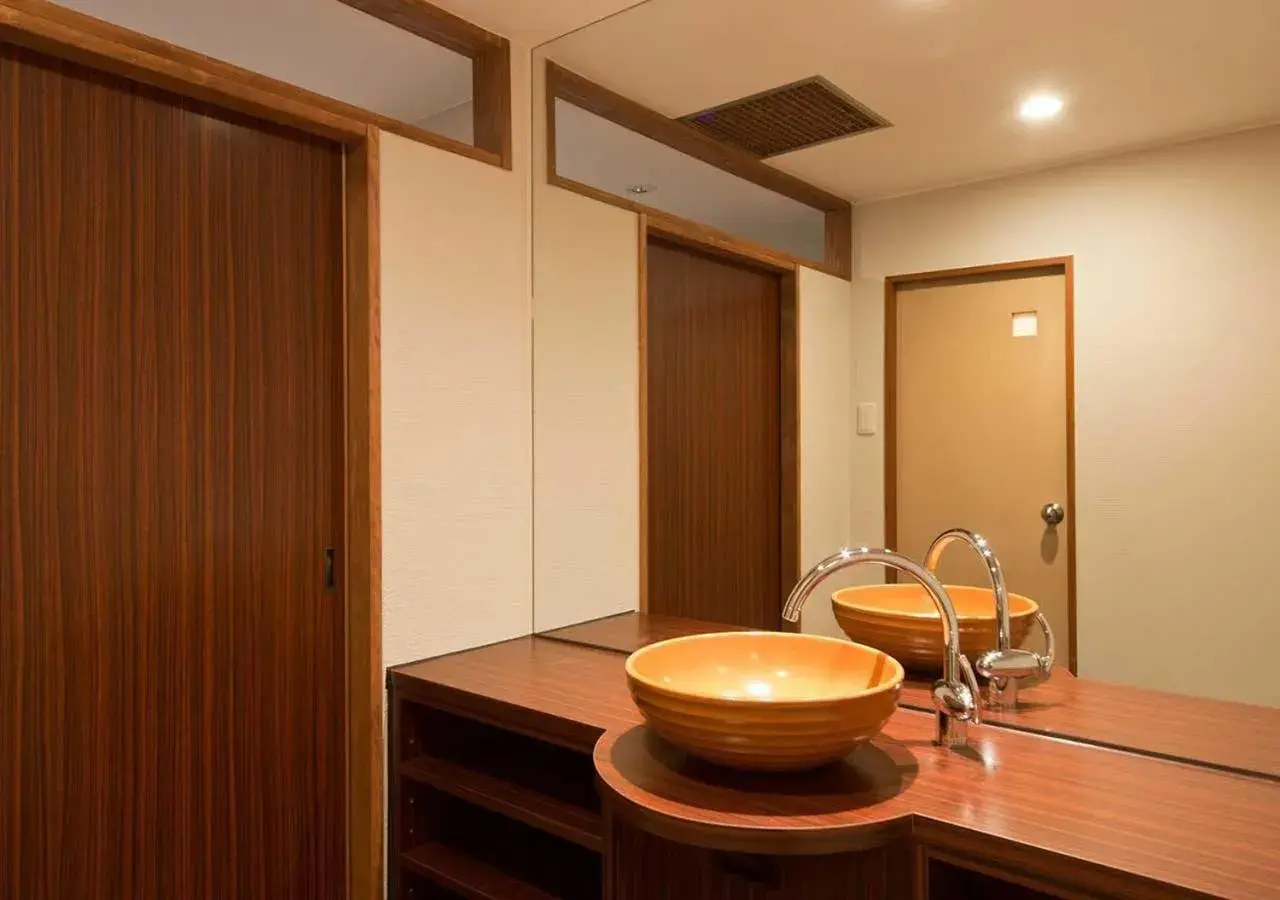 Photo of the whole room in Ryokan Aura Tachibana