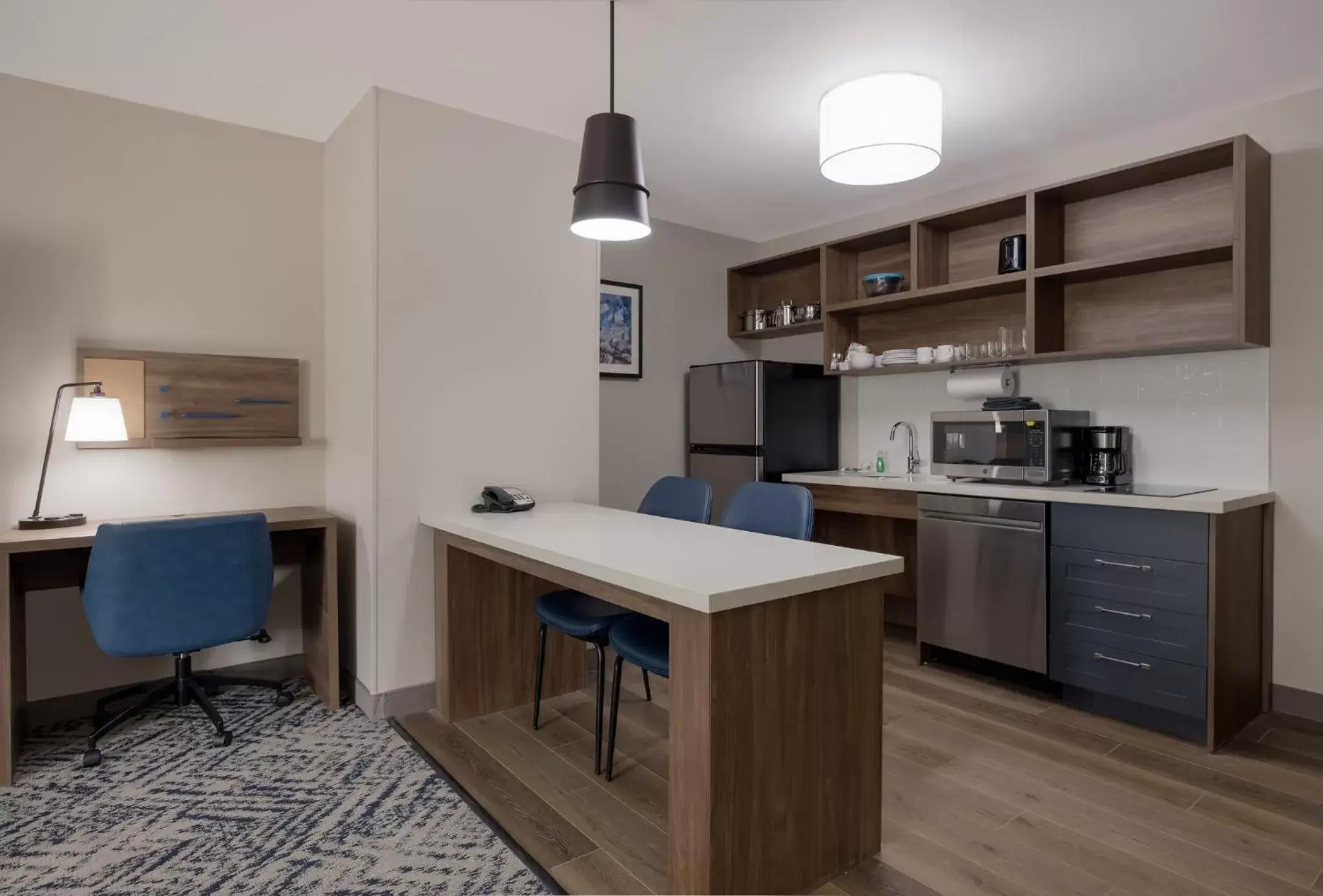 Photo of the whole room, Kitchen/Kitchenette in Candlewood Suites Lafayette, an IHG Hotel