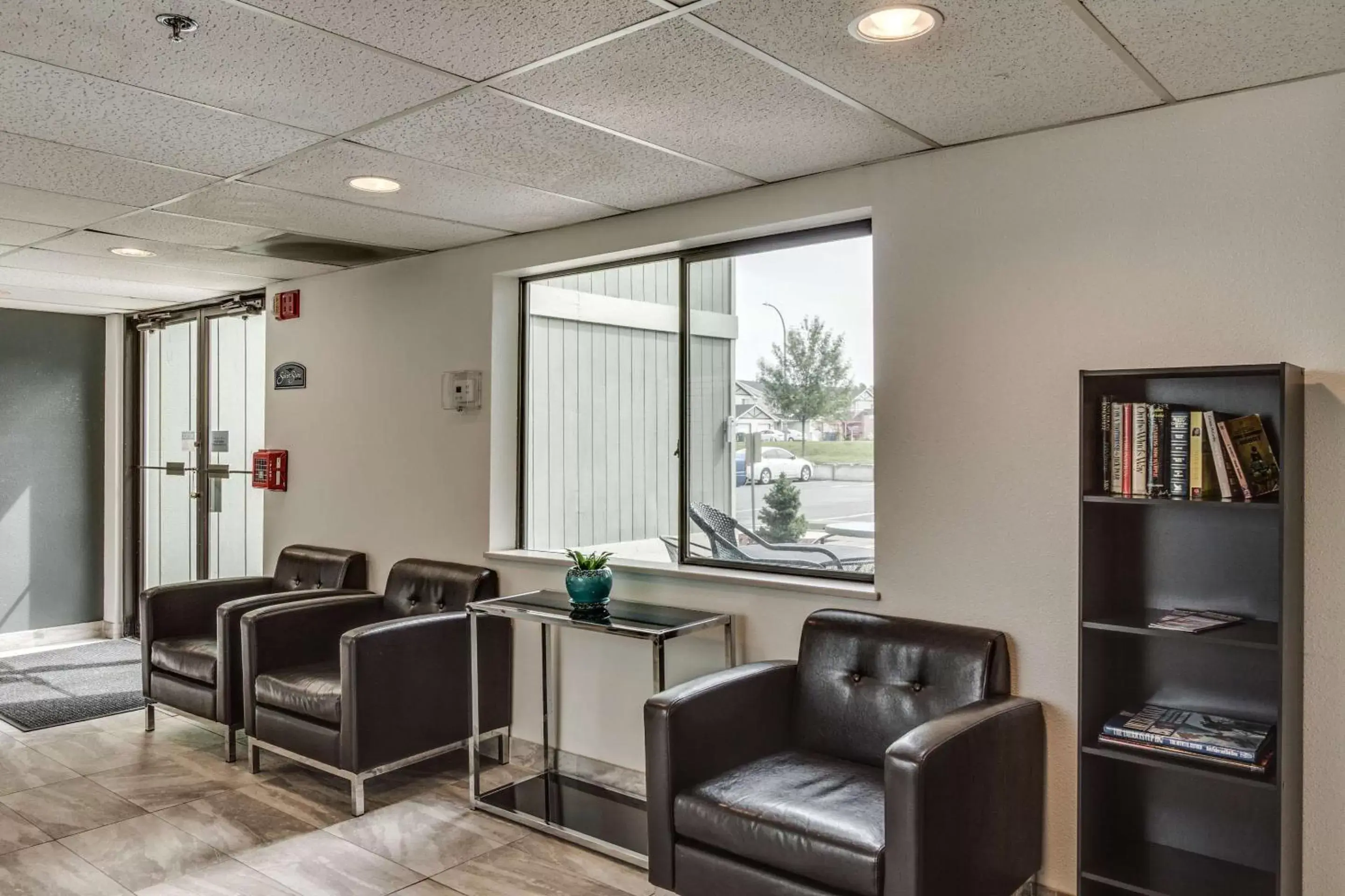 Lobby or reception in SureStay Plus Hotel by Best Western Post Falls Lobby or reception in SureStay Plus Hotel by Best Western Post Falls