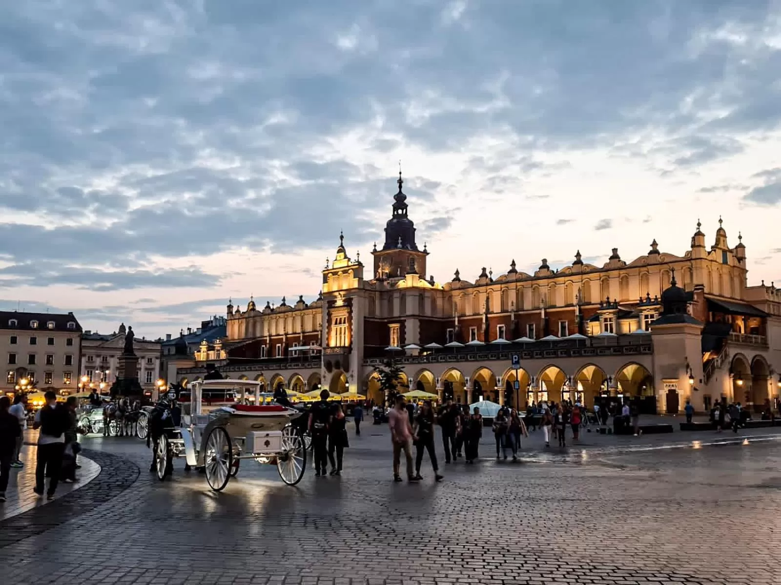 Nearby landmark in Hotel H12****