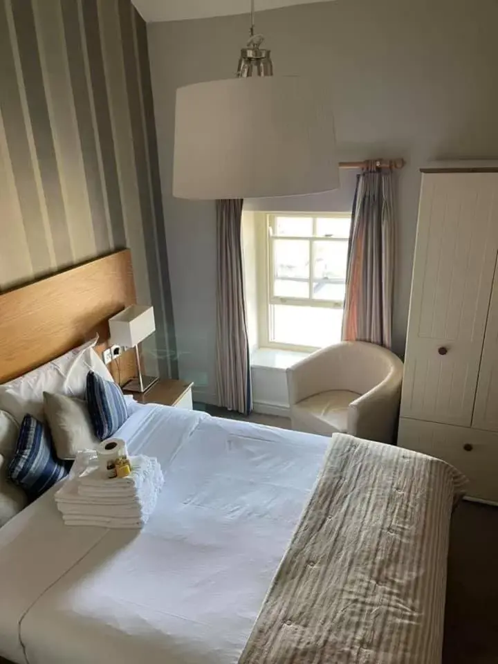 Bedroom, Bed in Garddfon Inn