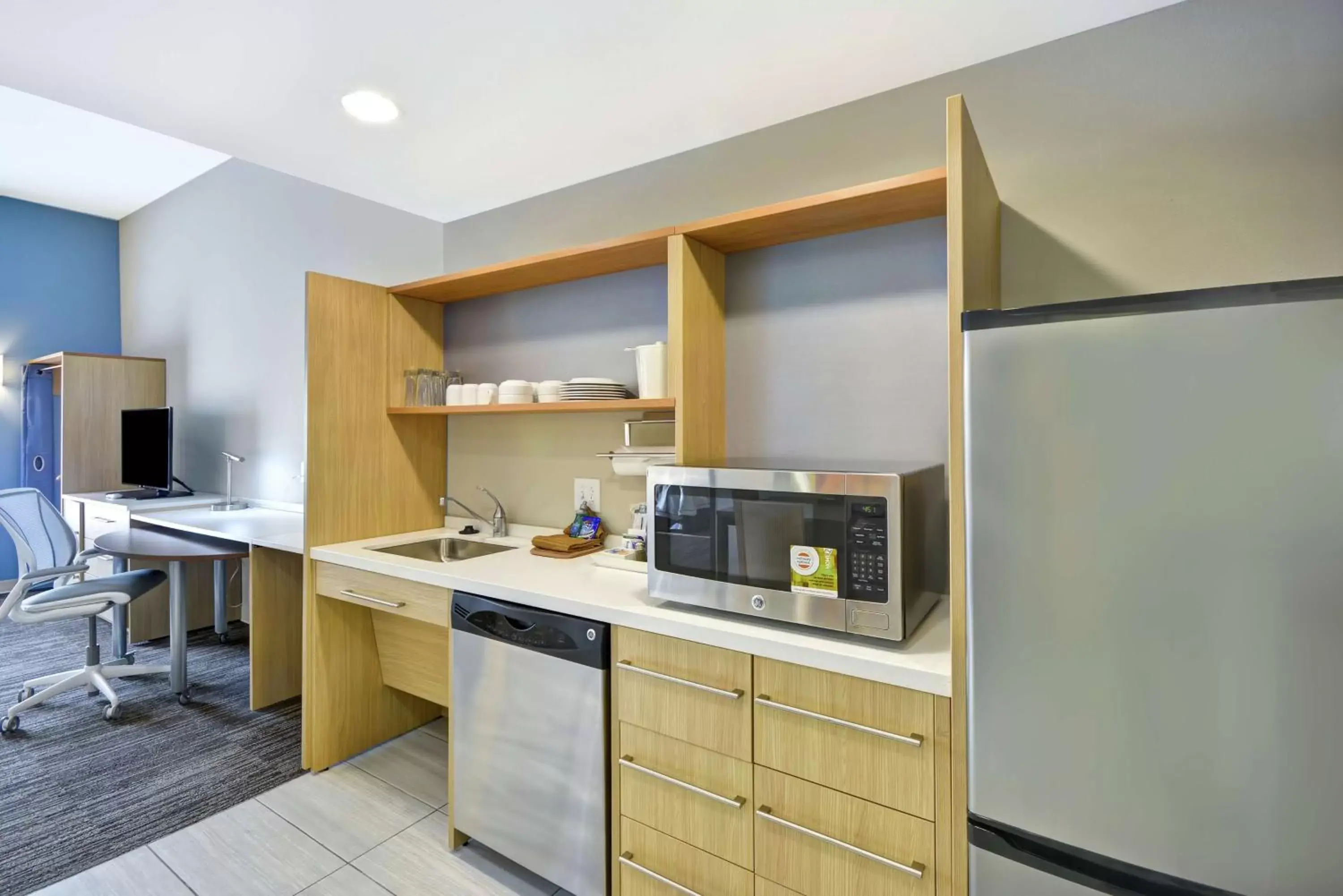 Kitchen or kitchenette, Kitchen/Kitchenette in Home2 Suites By Hilton St. Simons Island
