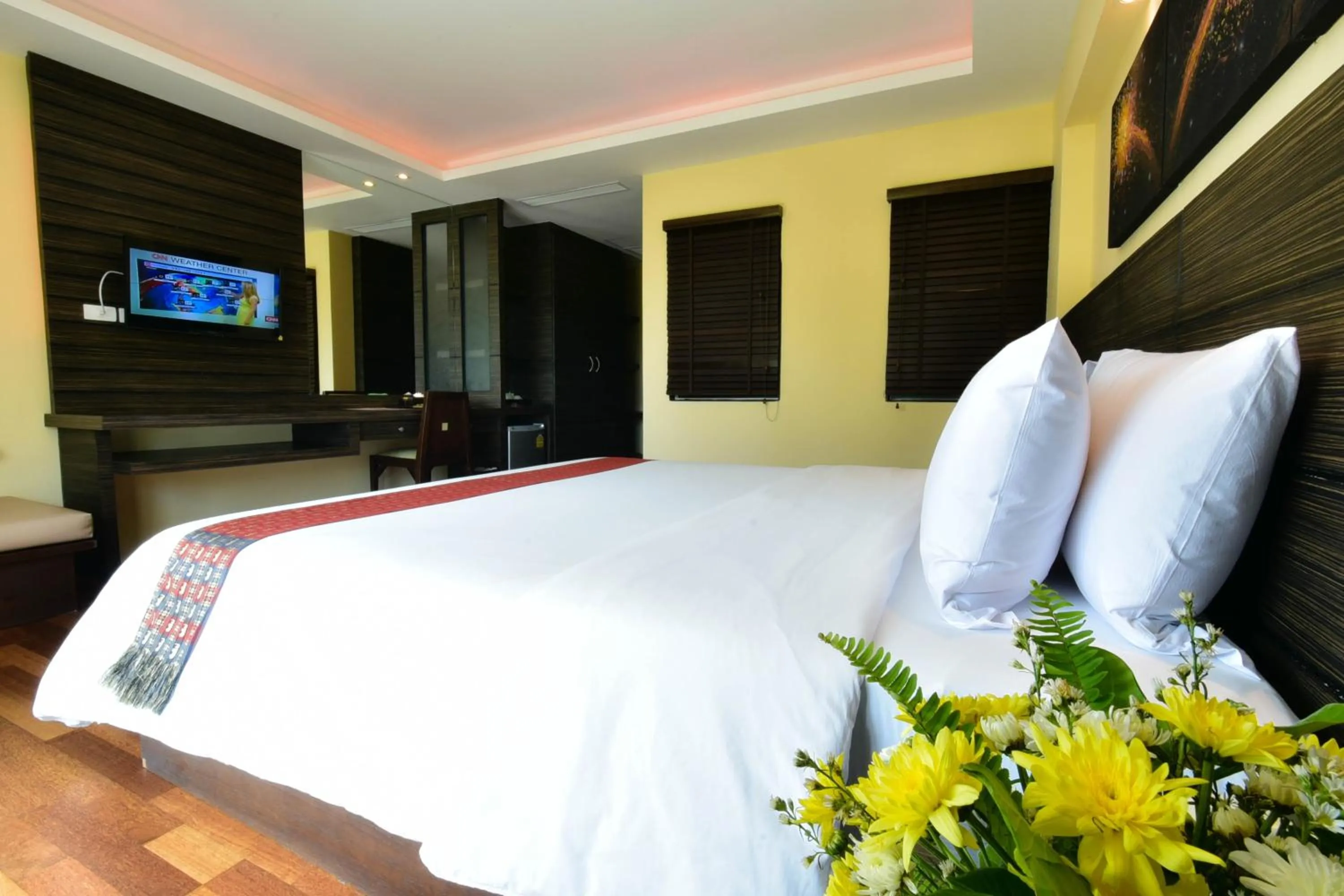 Bedroom, Bed in R-Mar Resort and Spa Patong, Phuket