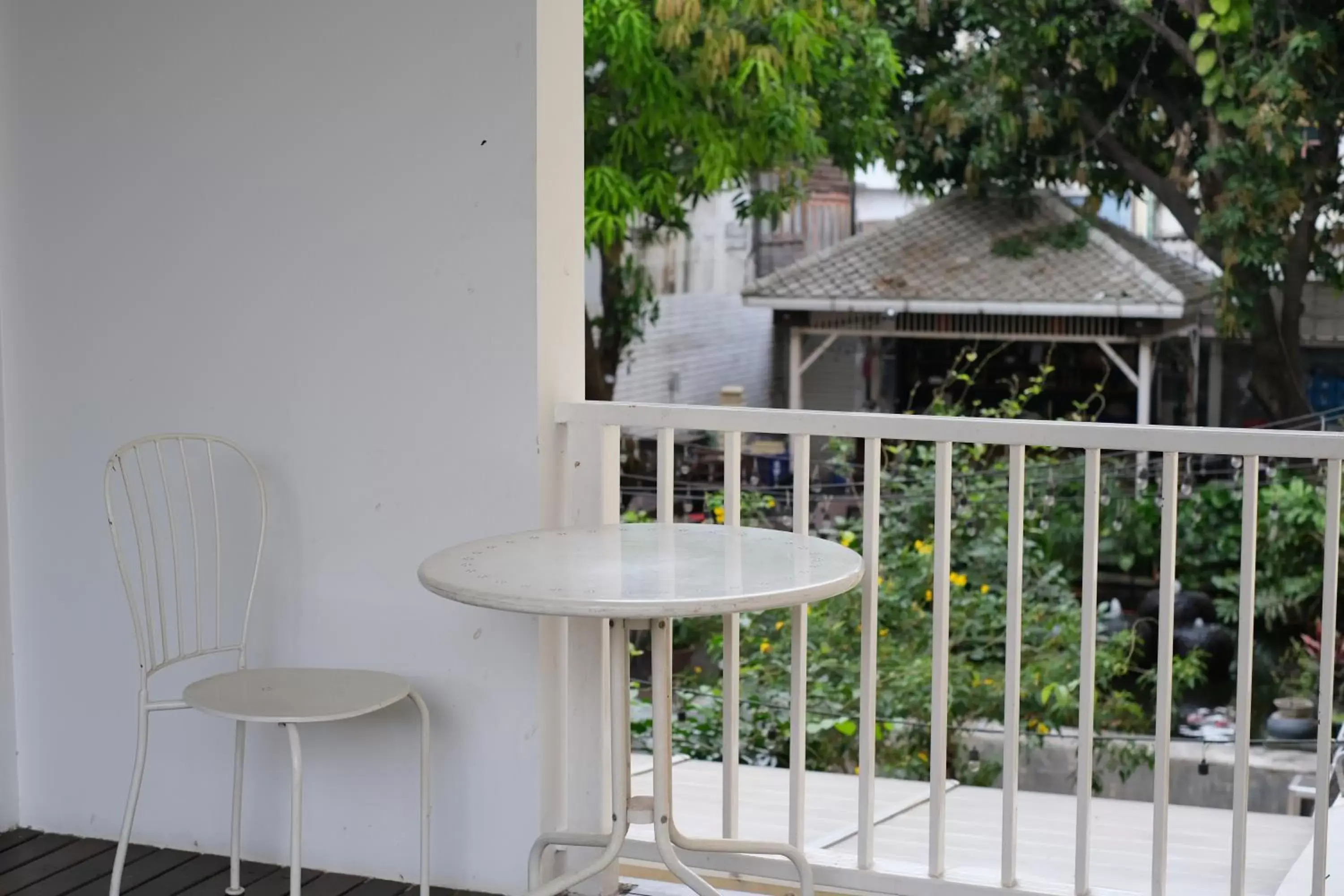 Patio in Feung Nakorn Balcony Rooms and Cafe
