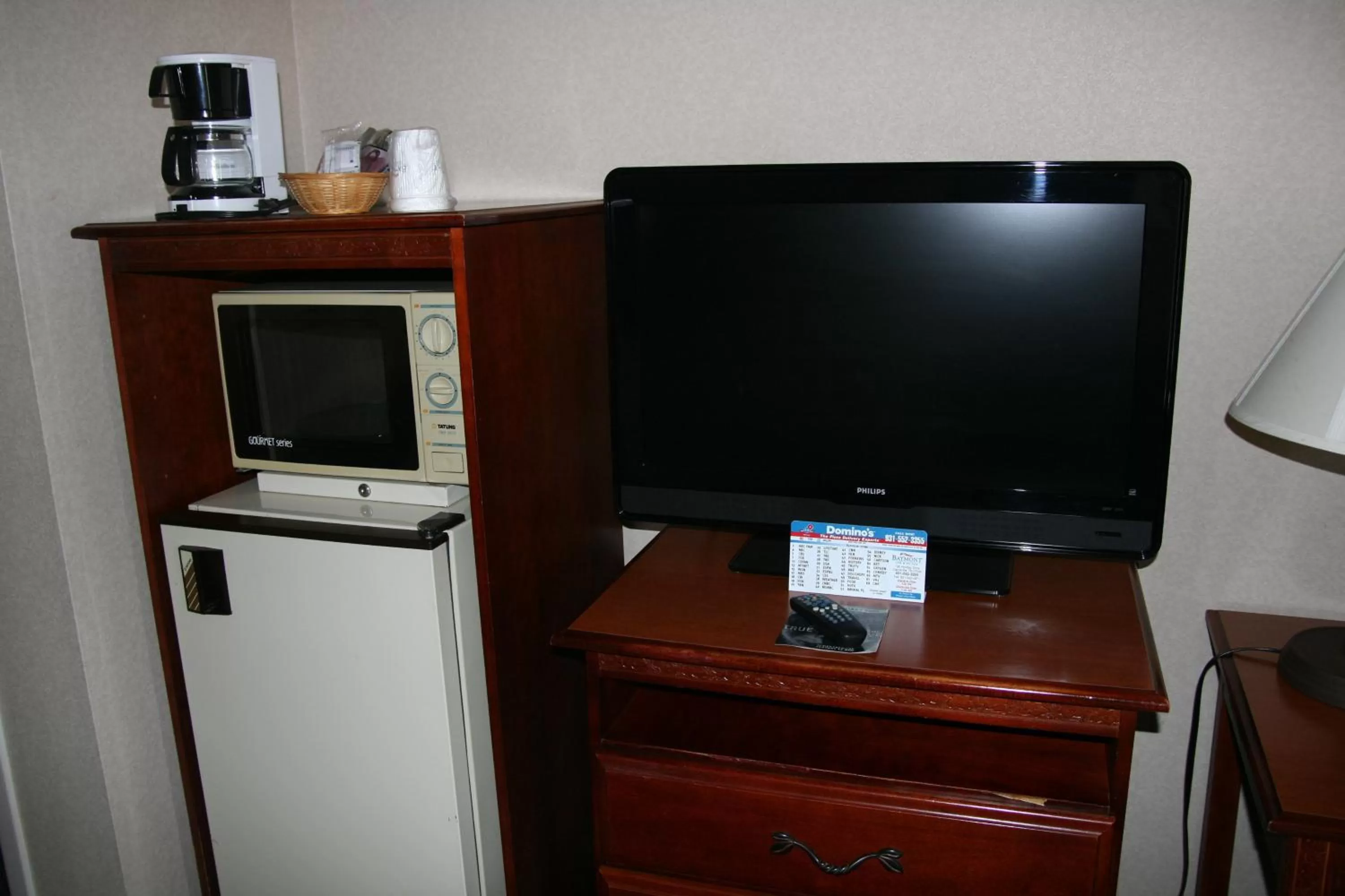 TV and multimedia in Baymont by Wyndham Clarksville Northeast