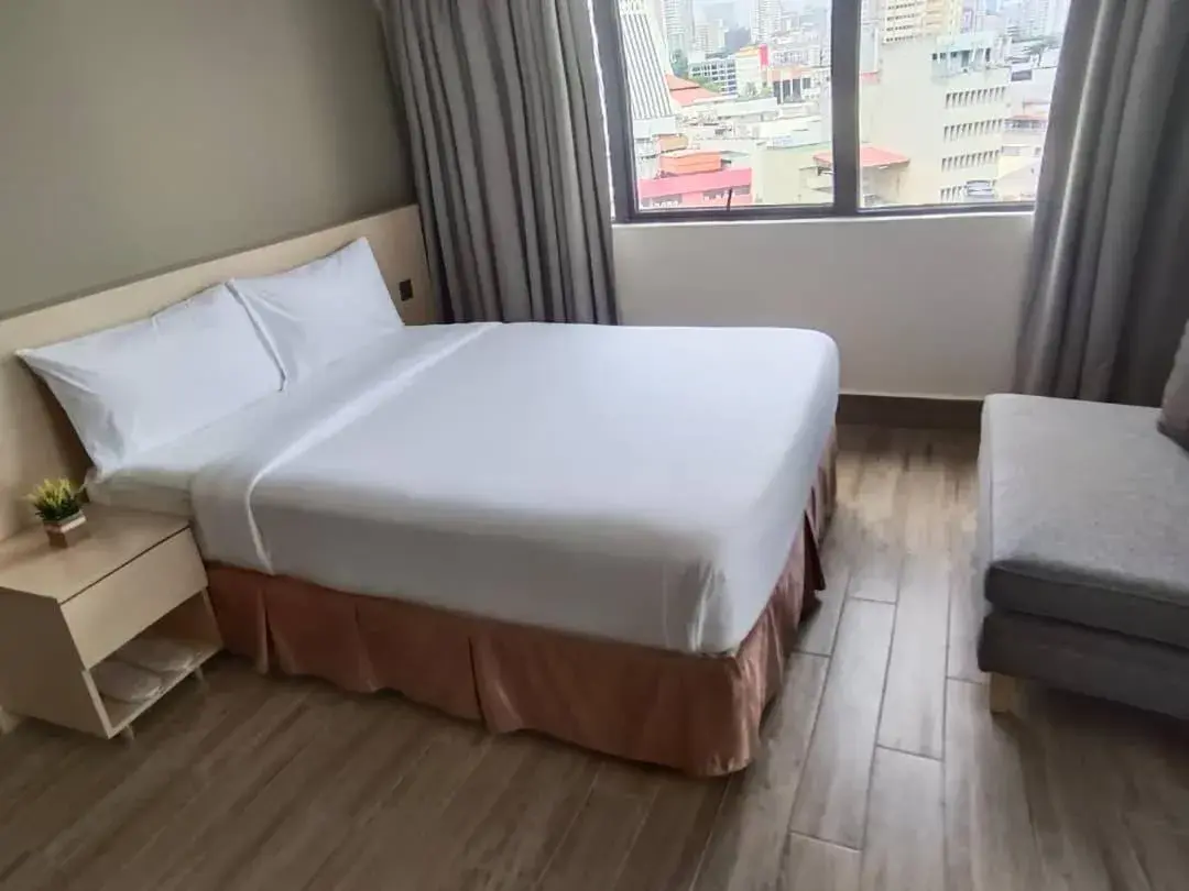 Bedroom, Bed in Pacific Express Hotel Central Market Kuala Lumpur