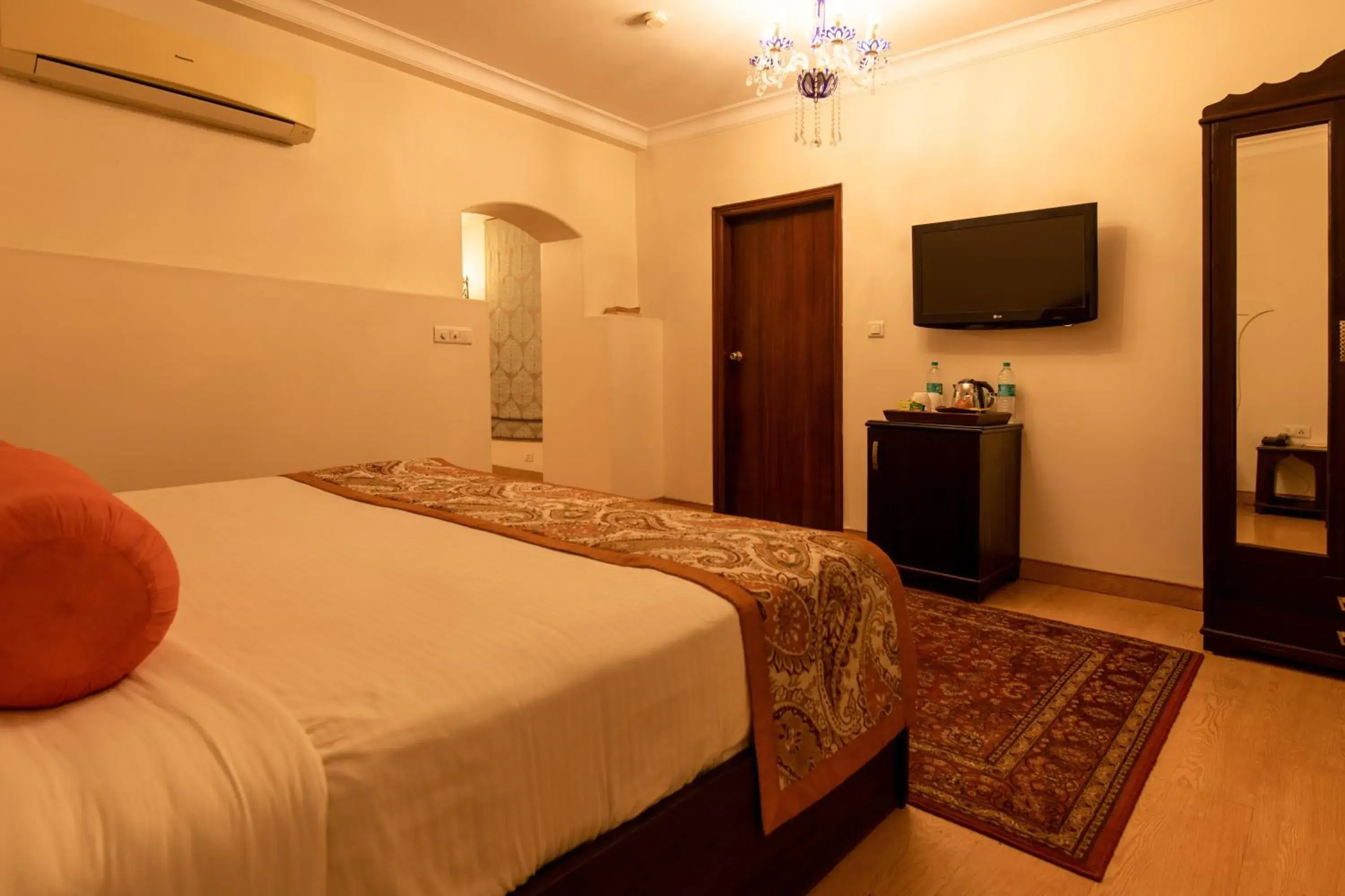 Bed in Suryauday Haveli - An Amritara Resort