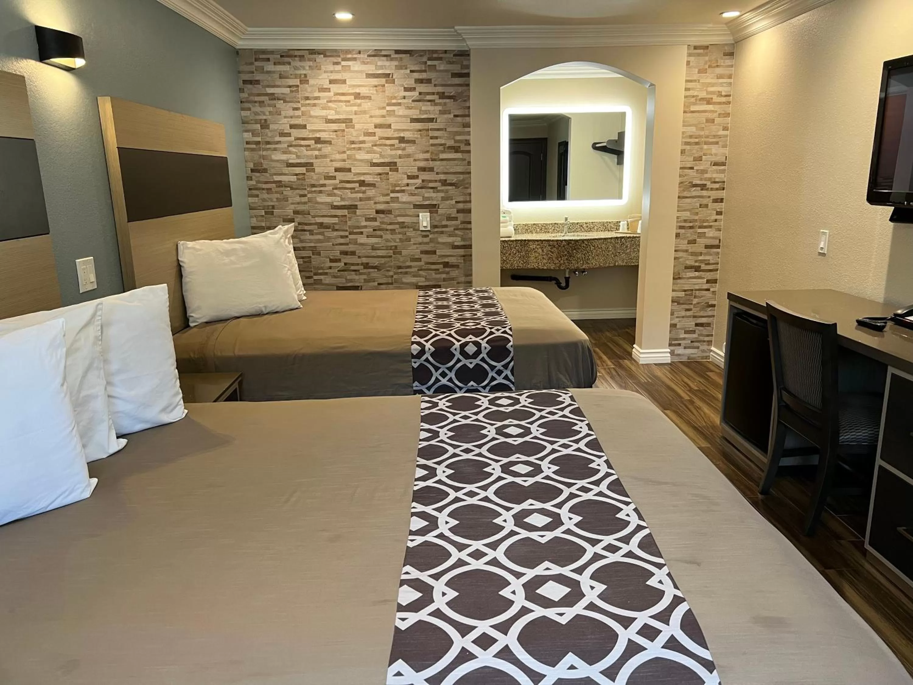 Bedroom, Bed in Walnut Inn & Suites West Covina