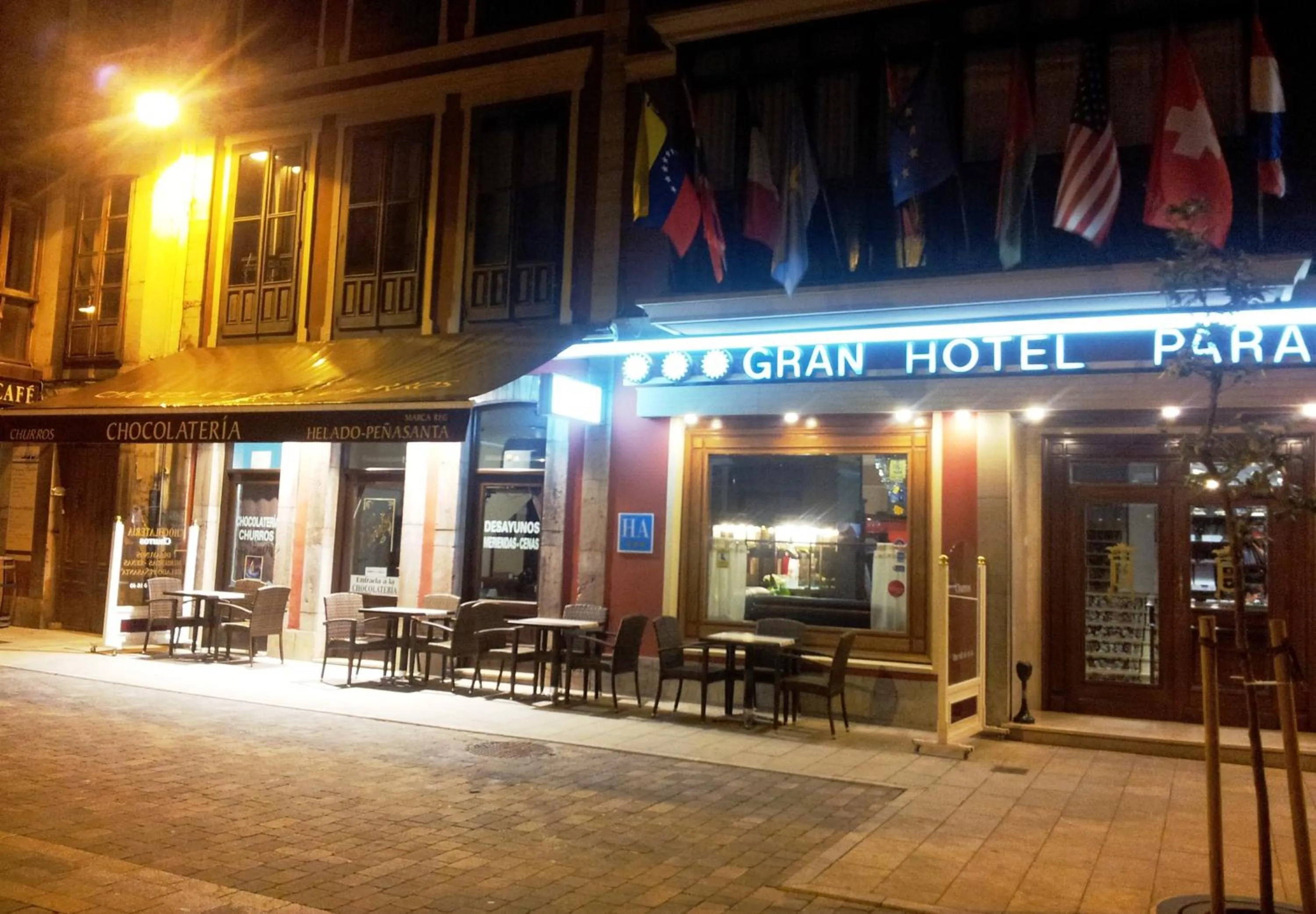 Facade/entrance in Gran Hotel Paraiso