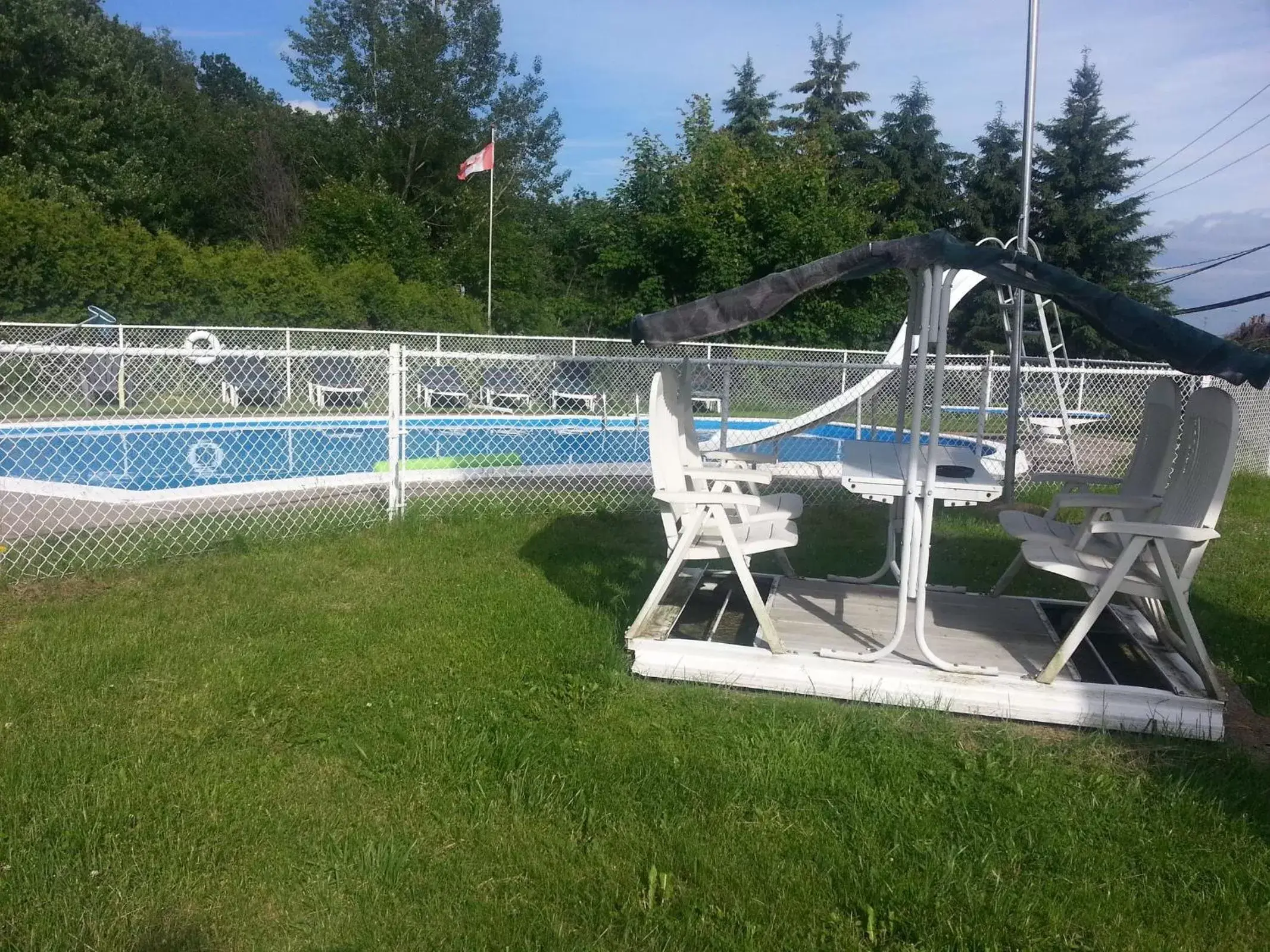 Patio/Outdoor Area in Motel Le Voyageur