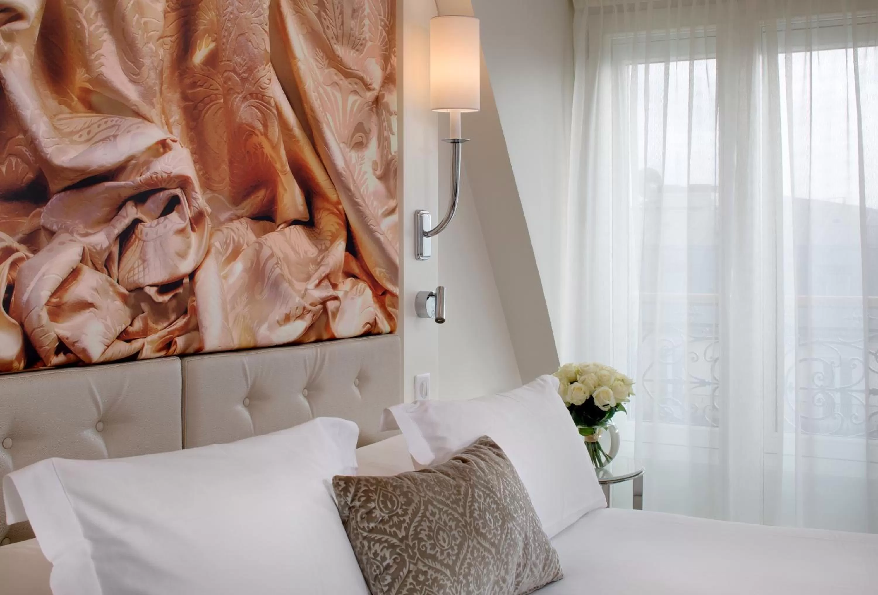 Bed in La Villa Haussmann