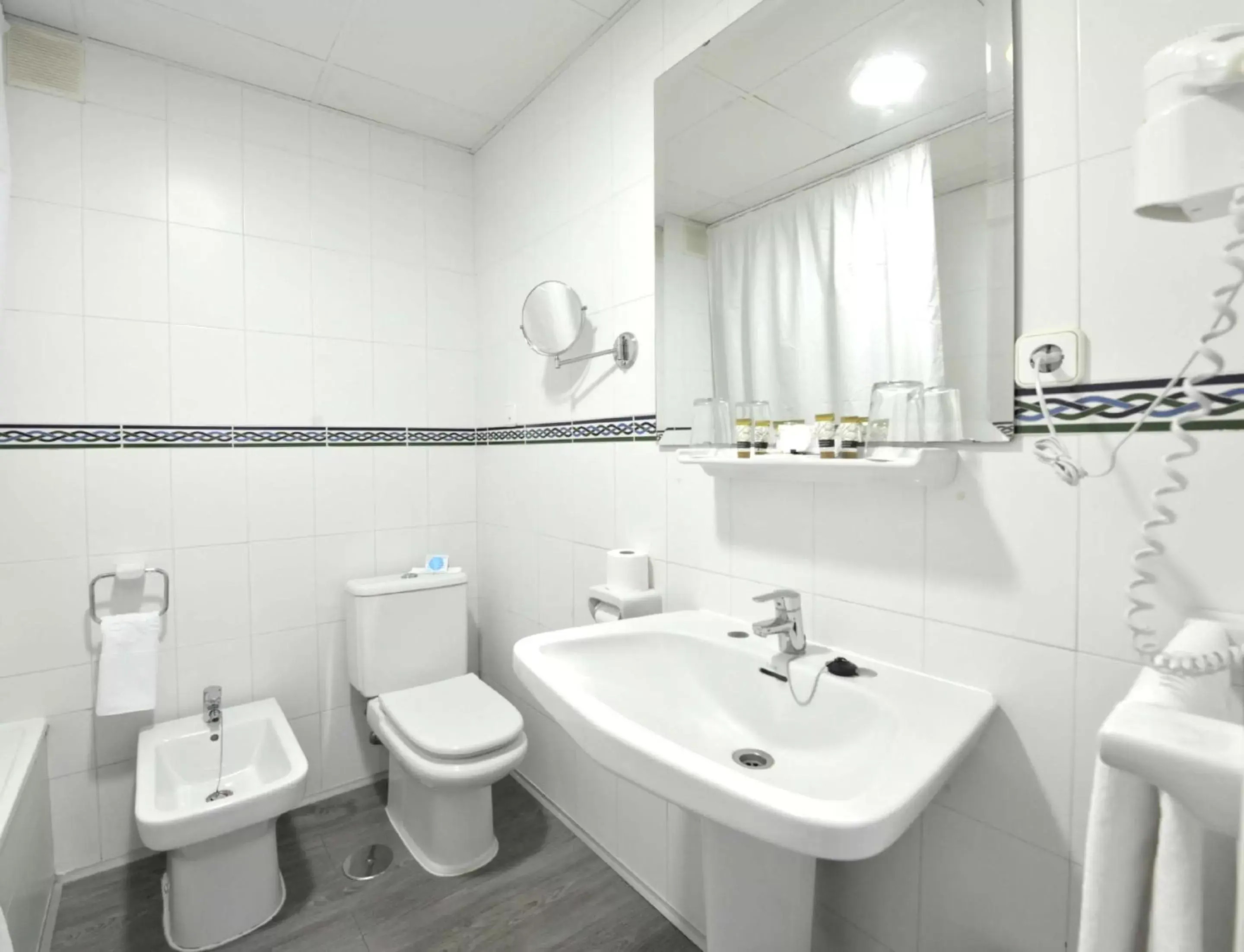 Photo of the whole room, Bathroom in Hotel Salobreña Suites