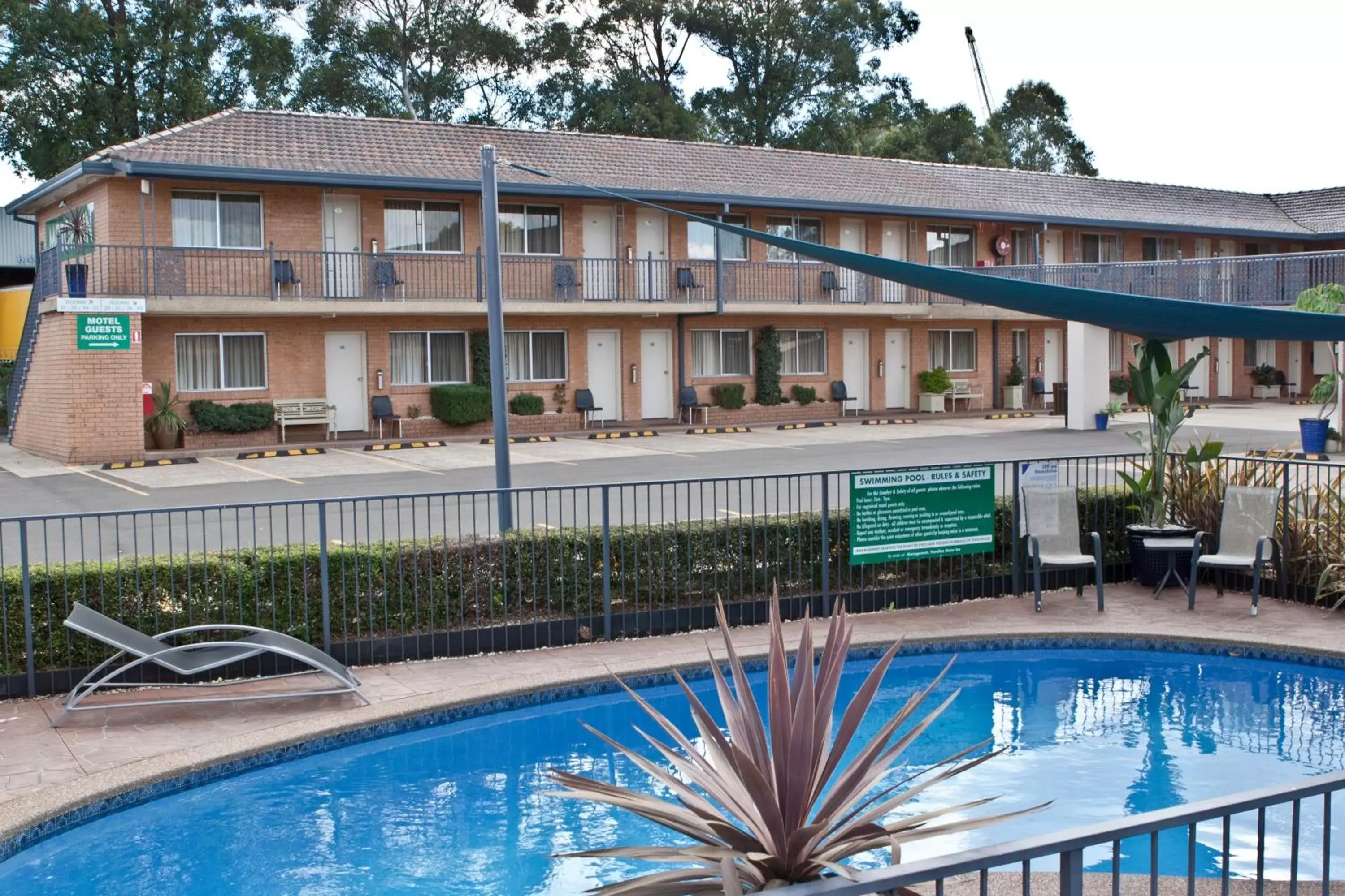 Property building in Narellan Motor Inn Property building in Narellan Motor Inn