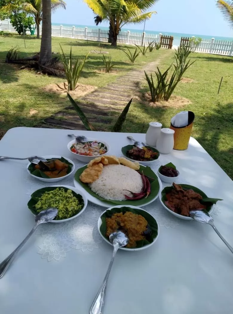 Lunch in Pearl Oceanic Resort - Trincomalee