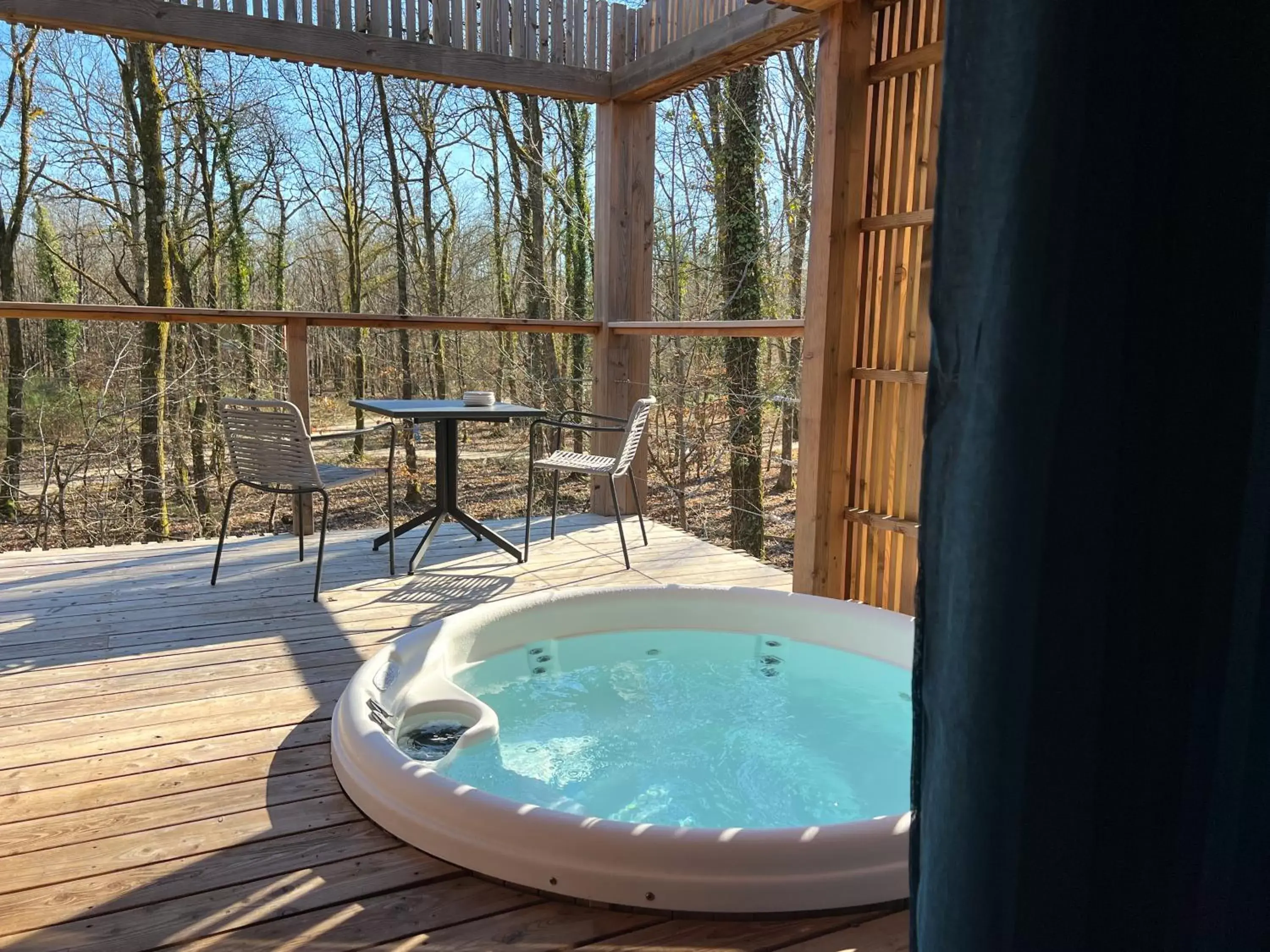 Hot Tub in Loire Valley Lodges - Hotel