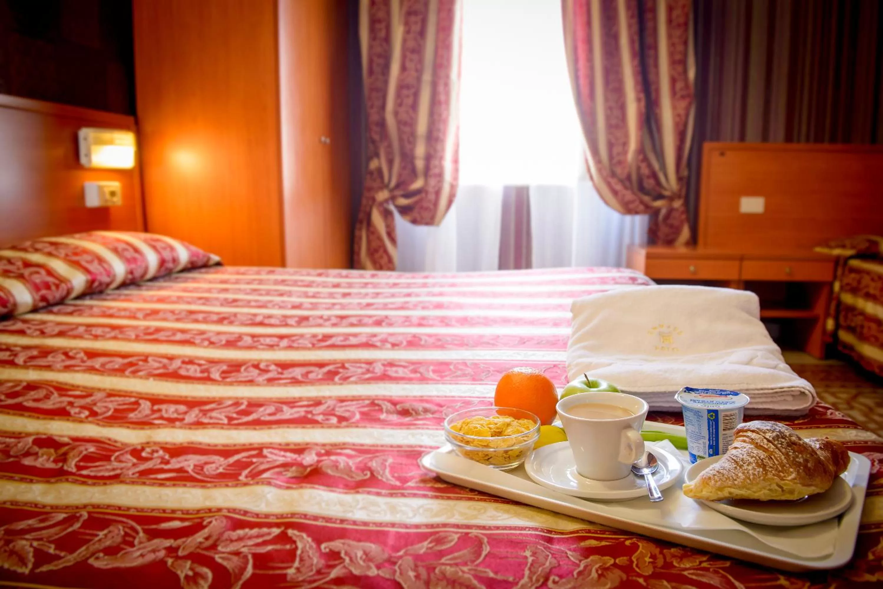 Food close-up, Bed in Hotel Emmaus