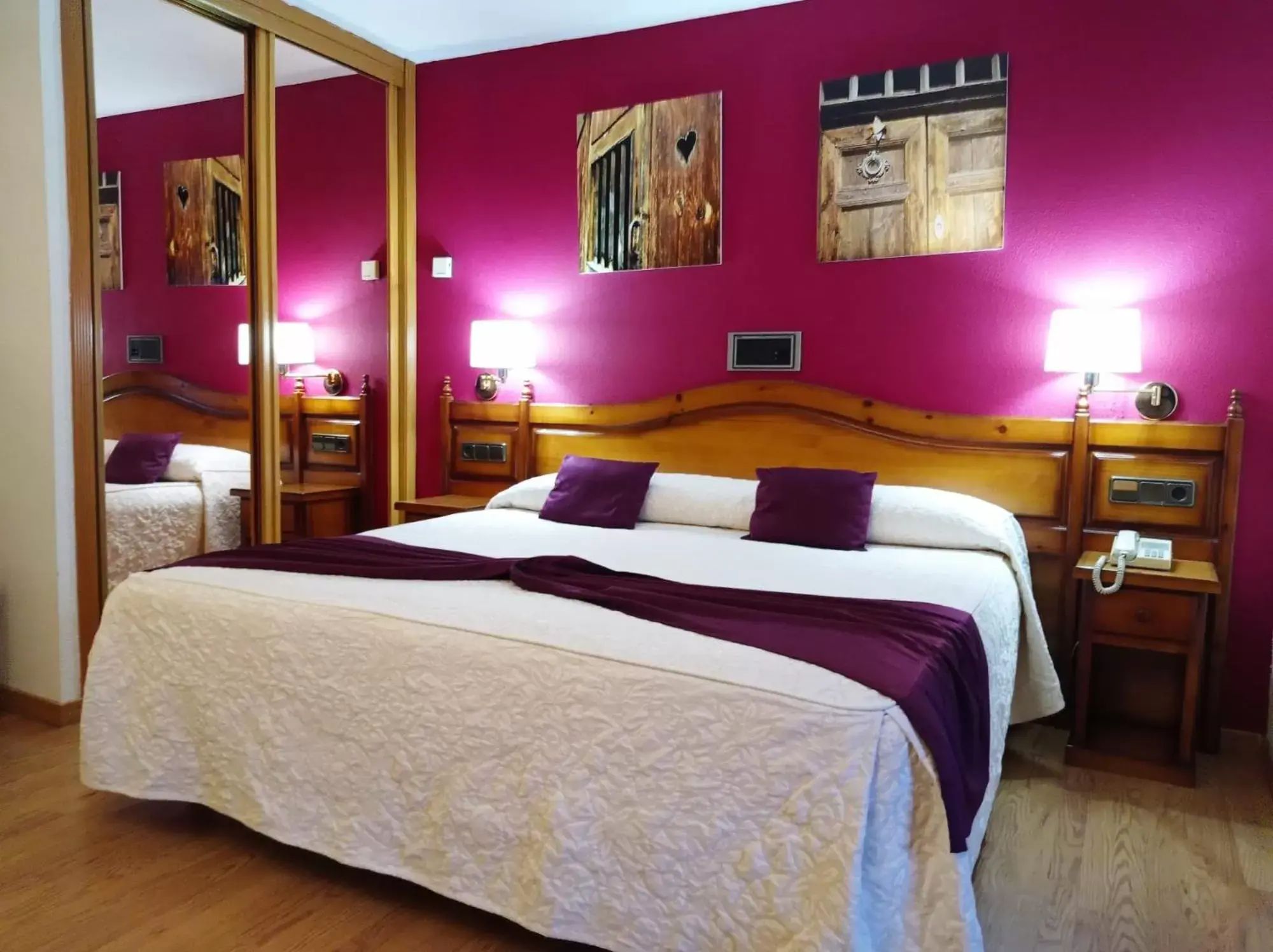 Bedroom, Bed in Hotel Eth Solan & SPA