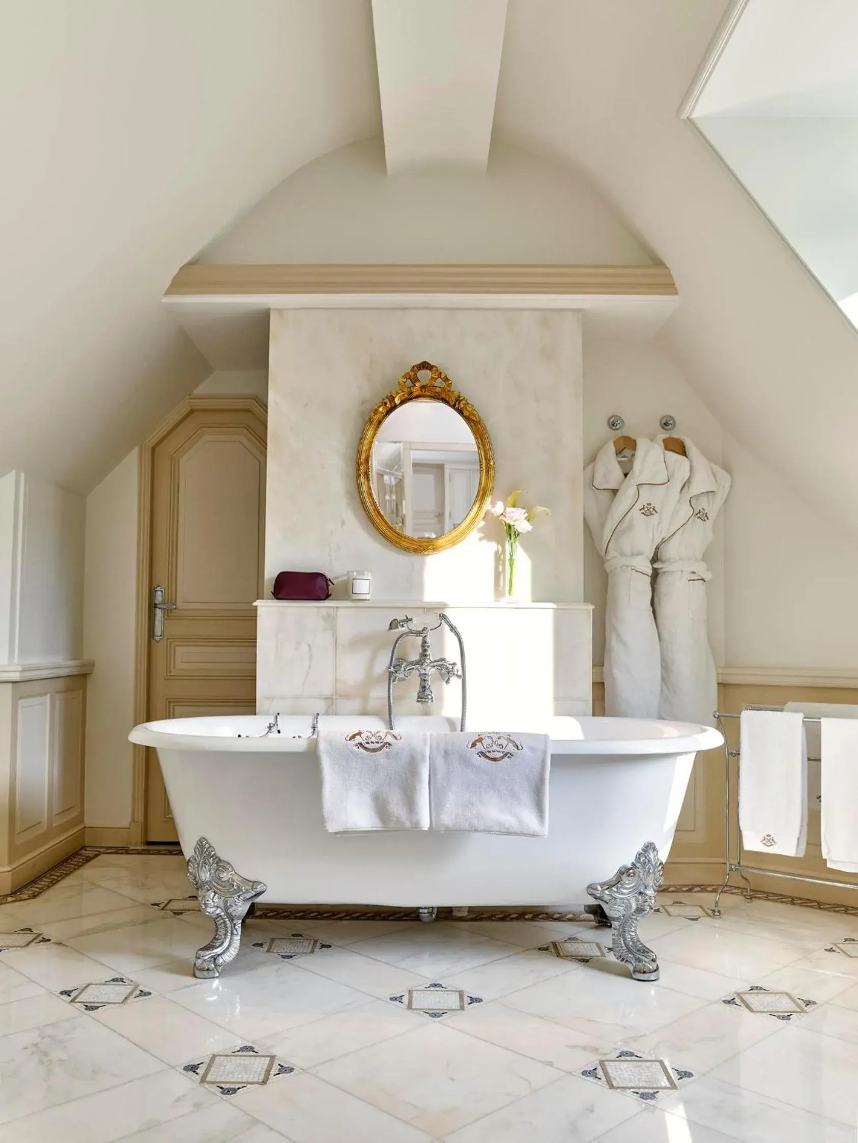 Bathroom in Le Meurice - Dorchester Collection