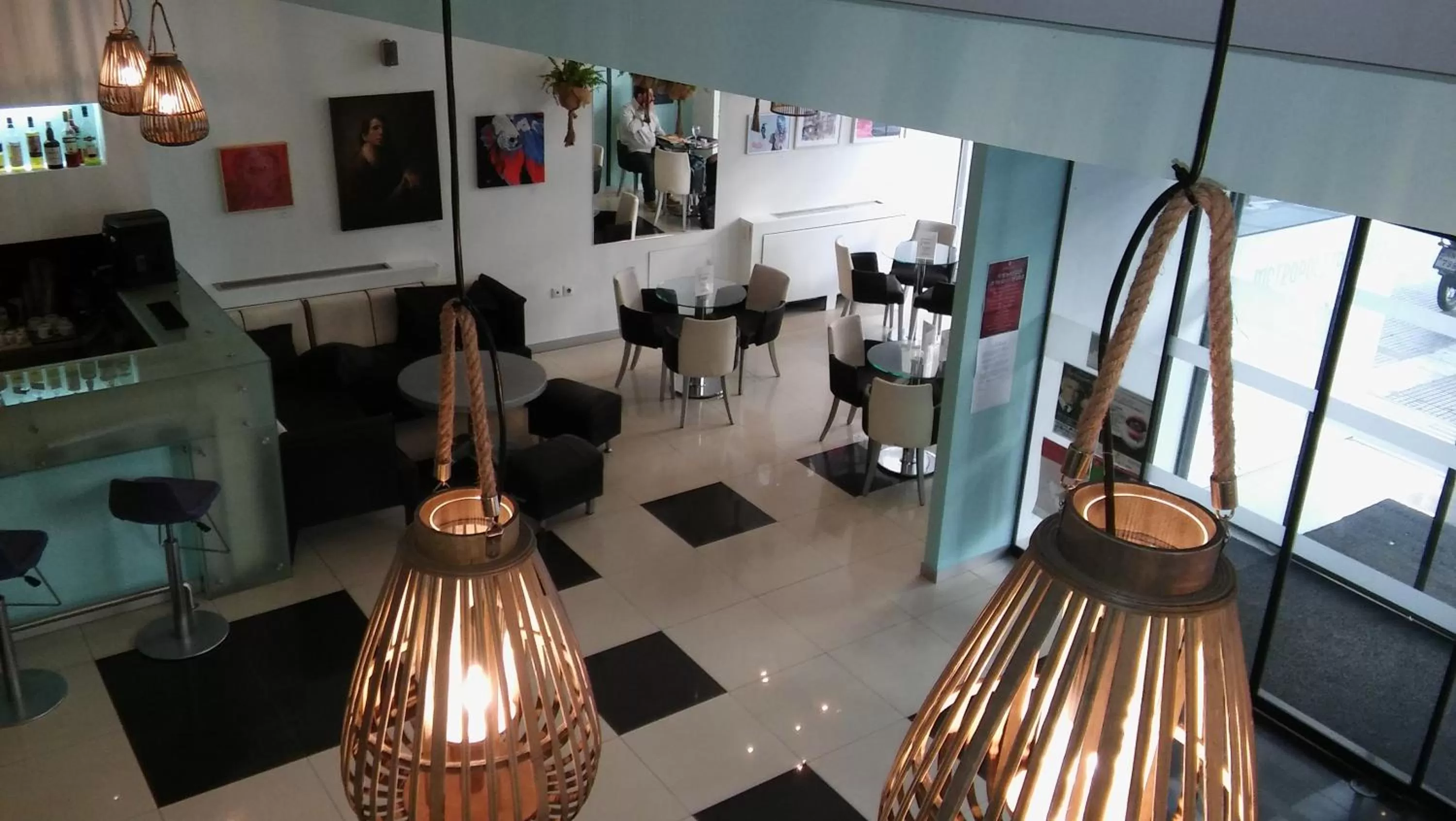 Facade/entrance in Metropolitan