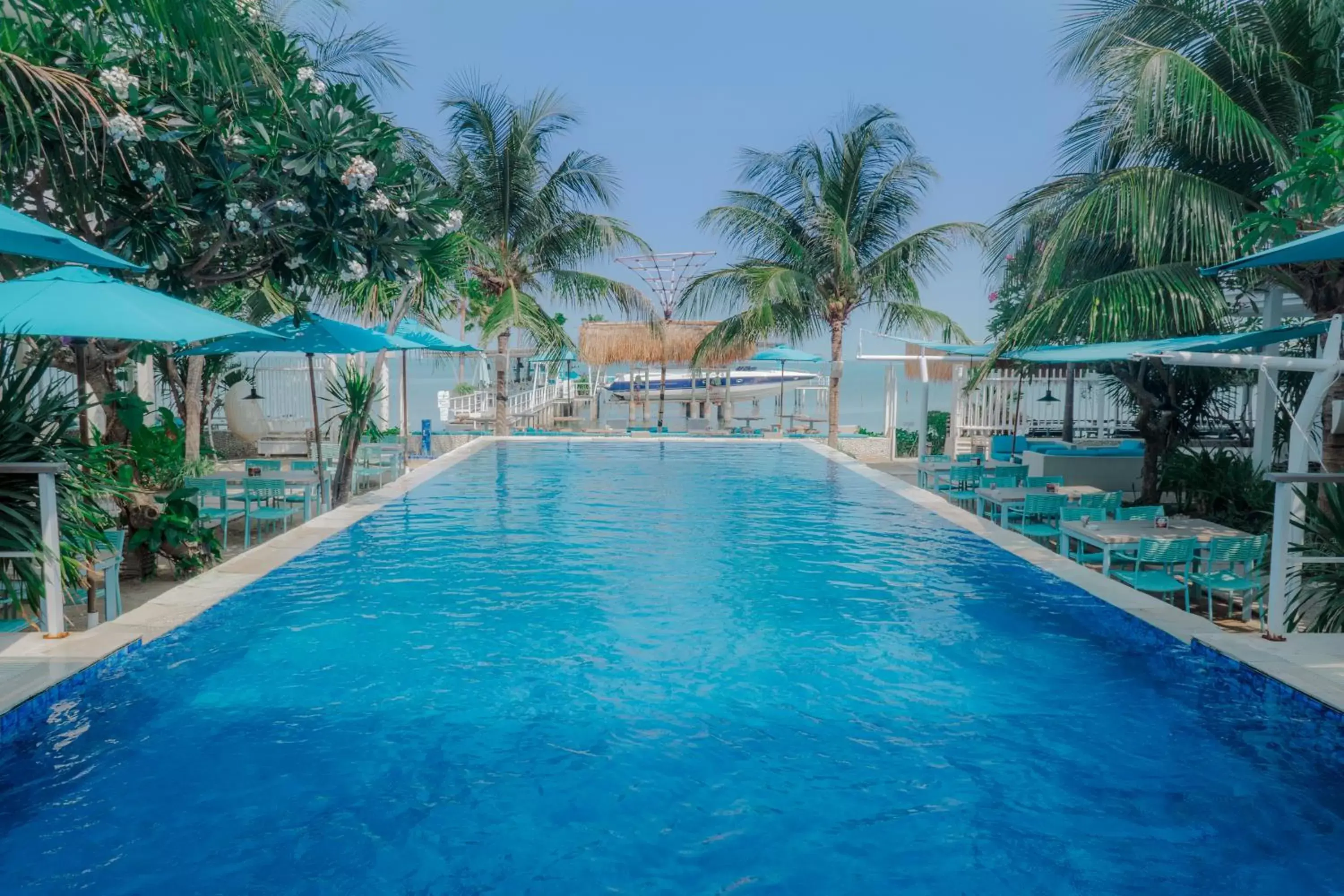 Swimming Pool in Ocean View Residence