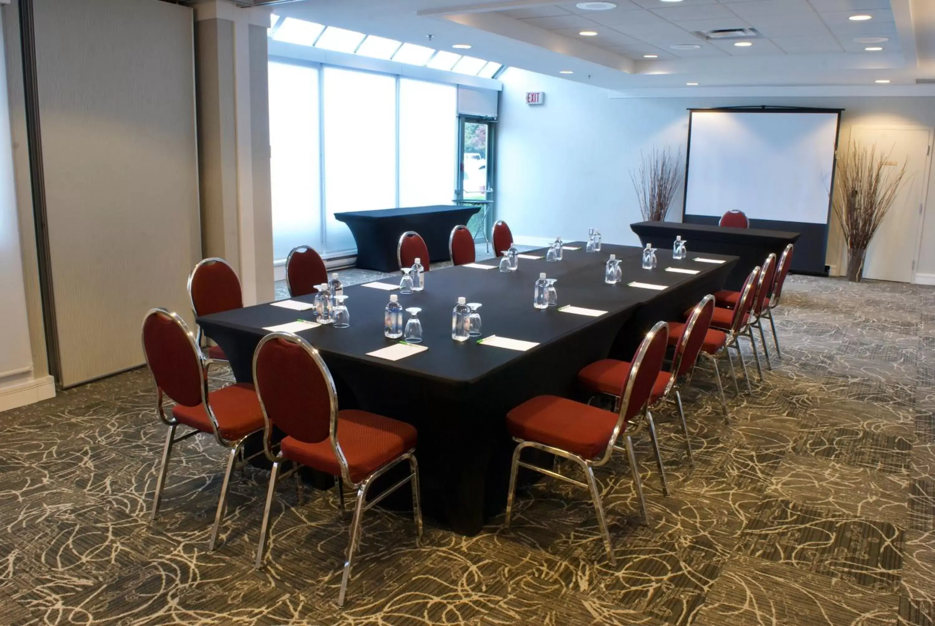 Meeting/conference room in Holiday Inn Vancouver Airport Richmond, an IHG Hotel