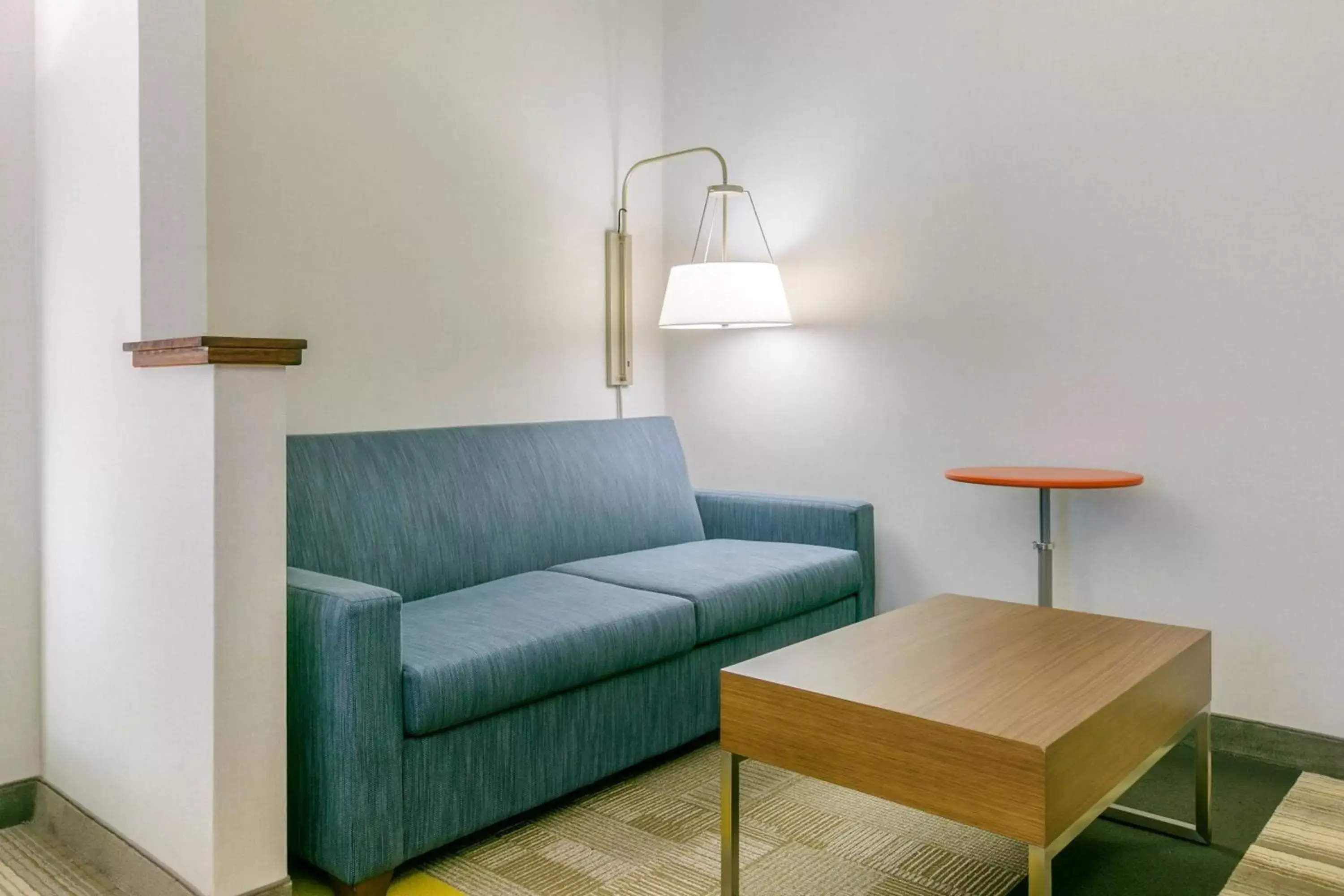 Photo of the whole room, Seating Area in Holiday Inn Express Mount Arlington, an IHG Hotel