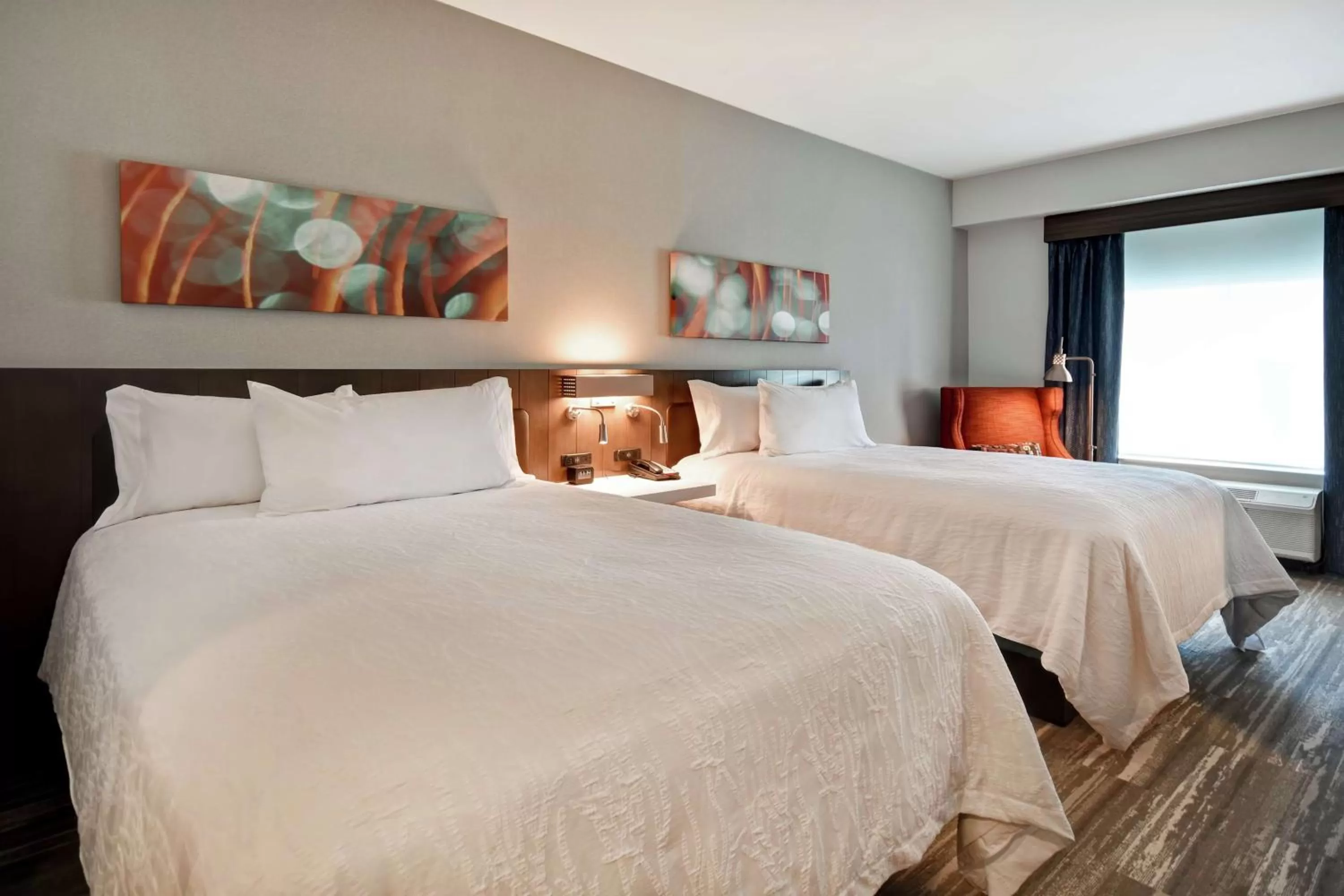 Bed in Hilton Garden Inn Lansing West