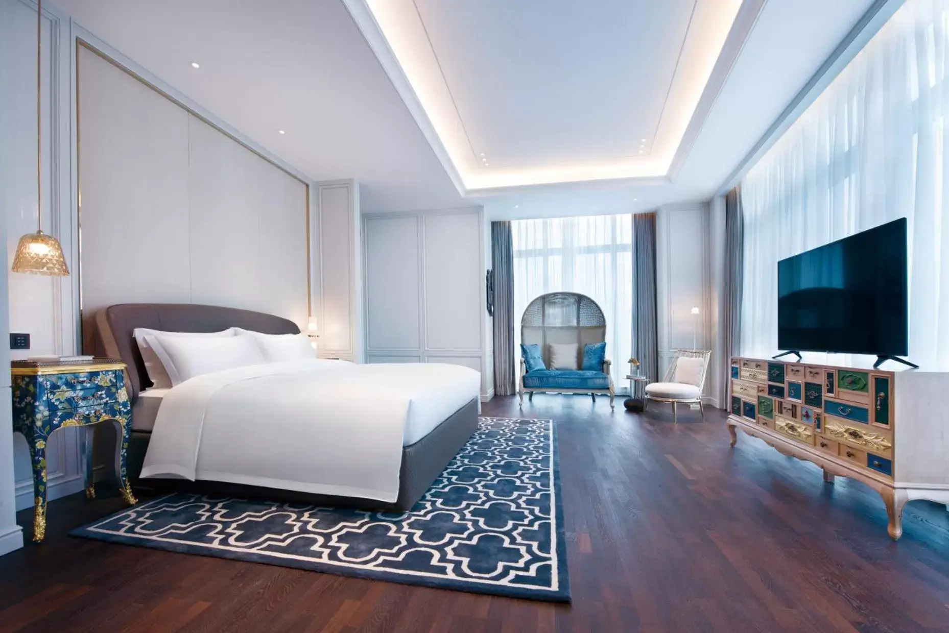 Bedroom in Sofitel Foshan Shunde- Near Louvre International Furniture Exhibition Center