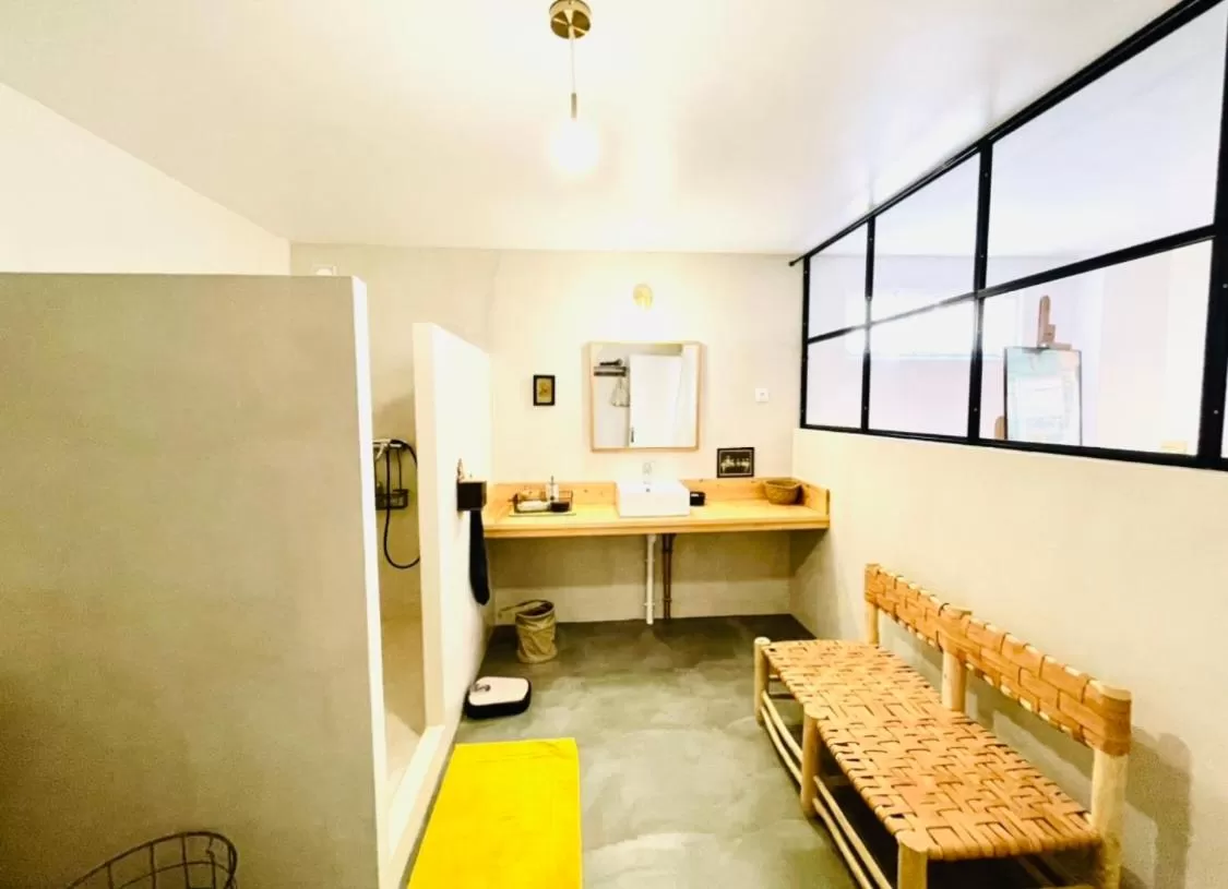 Bathroom in La Madeleine