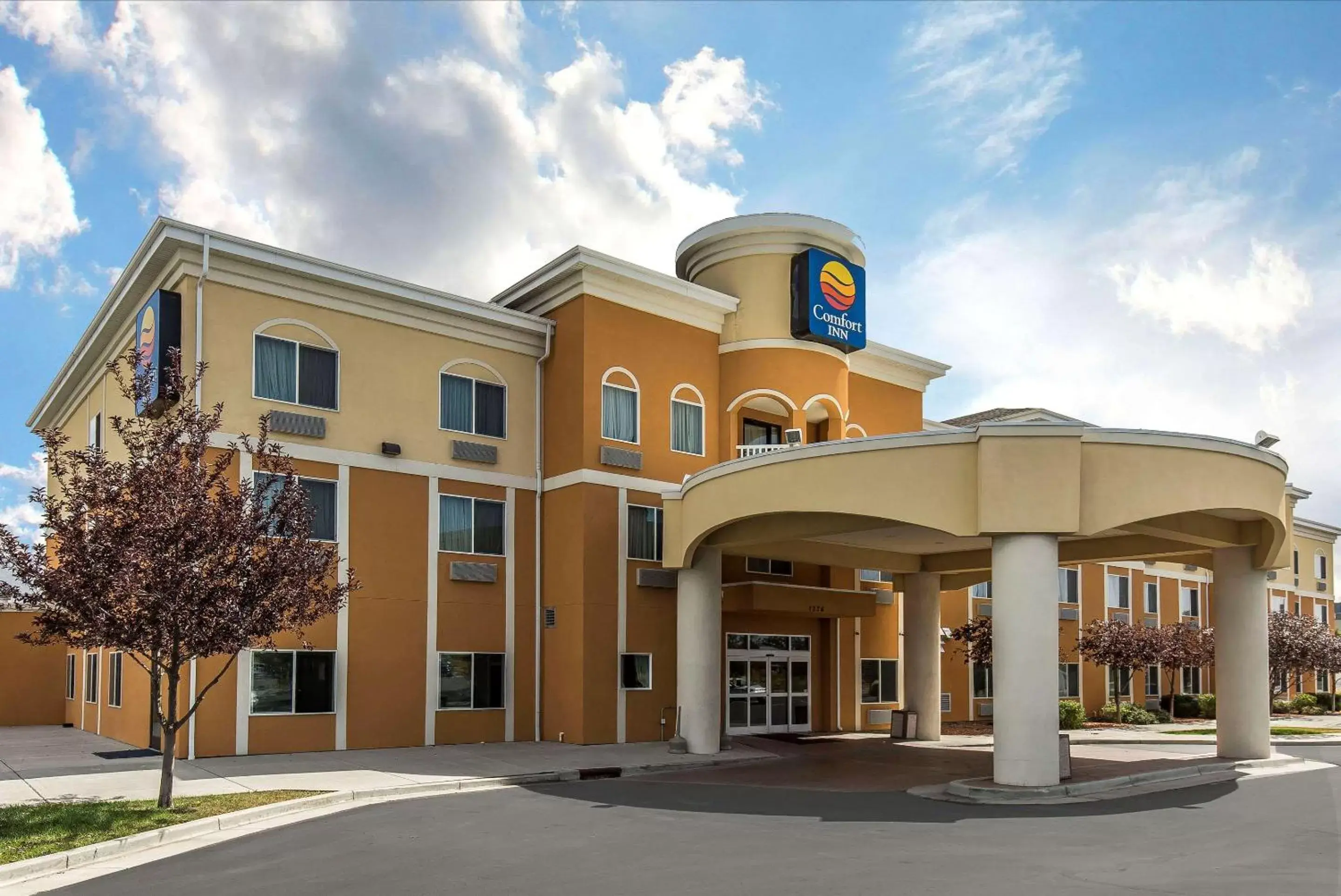 Property Building in Comfort Inn Ogden near Event Center