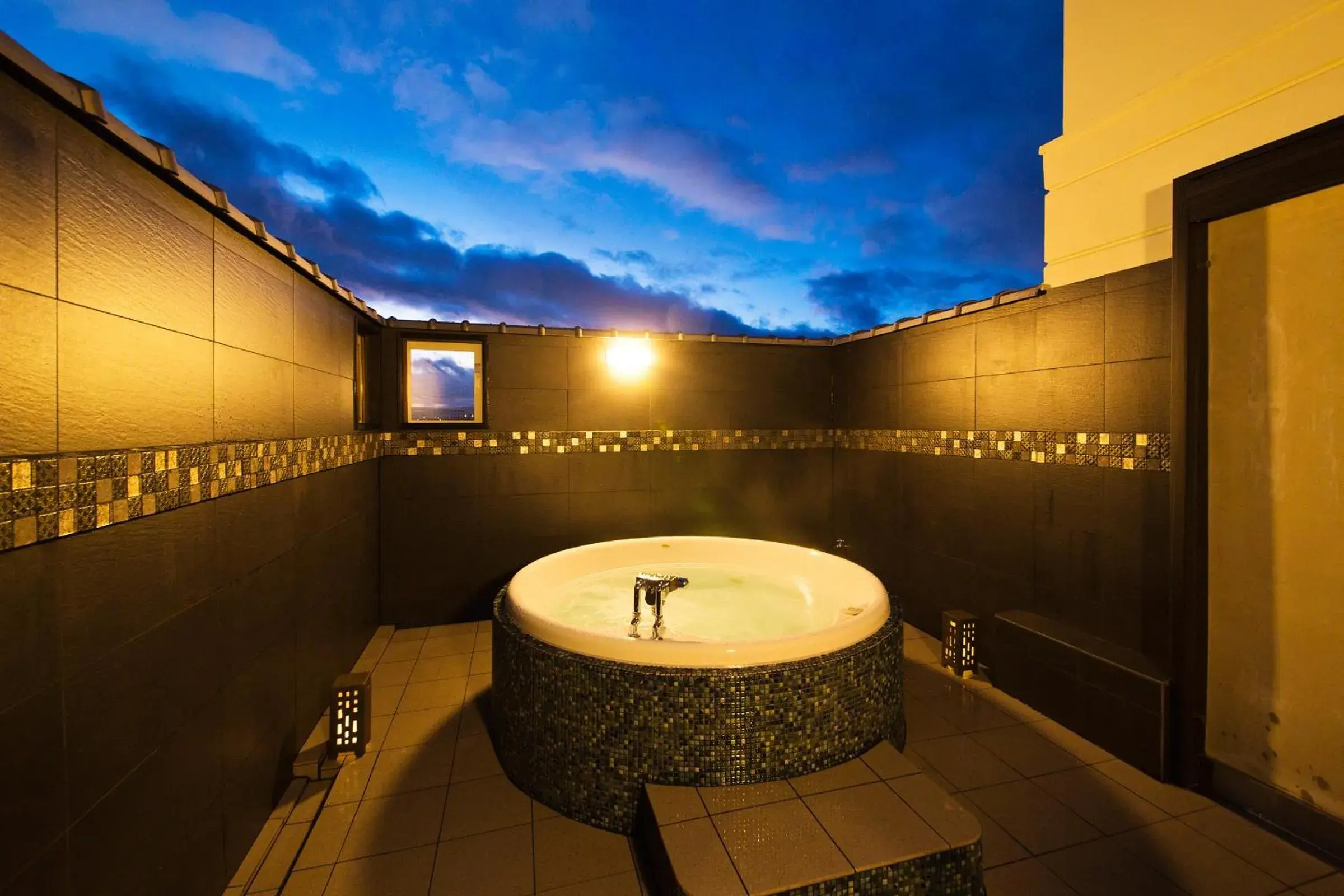 Open Air Bath, Bathroom in Ryokan KANADE
