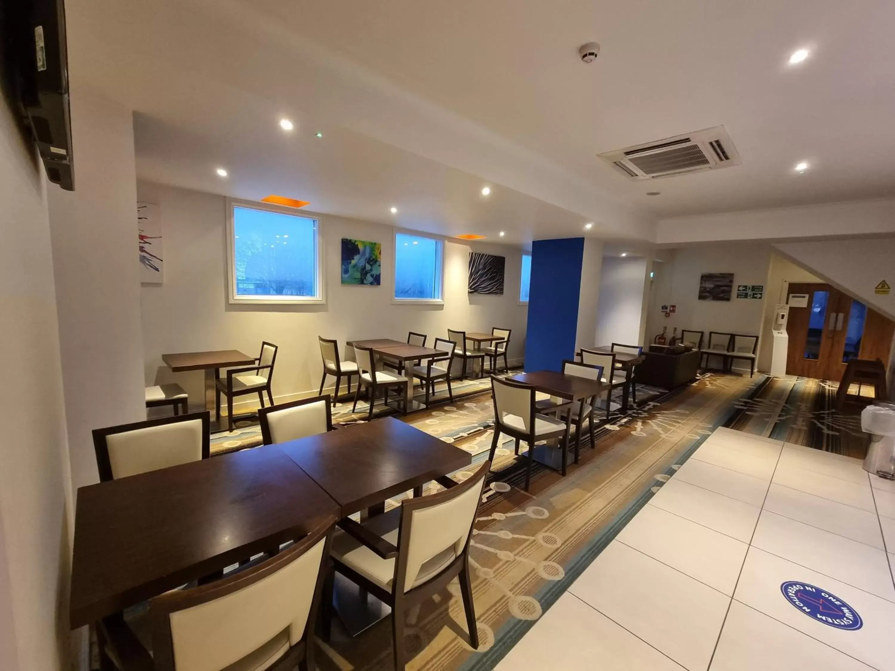 Restaurant/Places to Eat in Holiday Inn Express Wakefield, an IHG Hotel