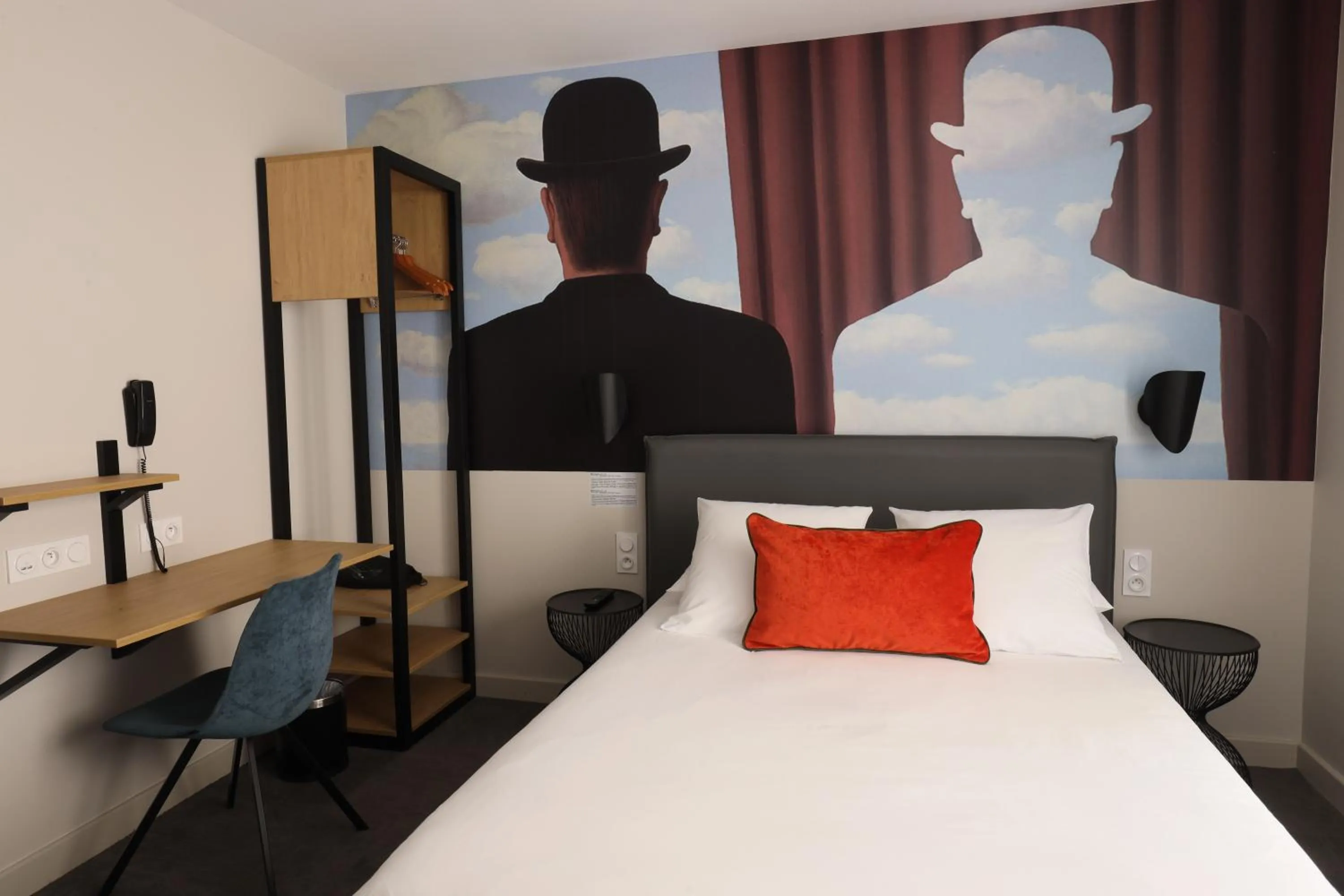 Bed in Hôtel la Capelle Millau