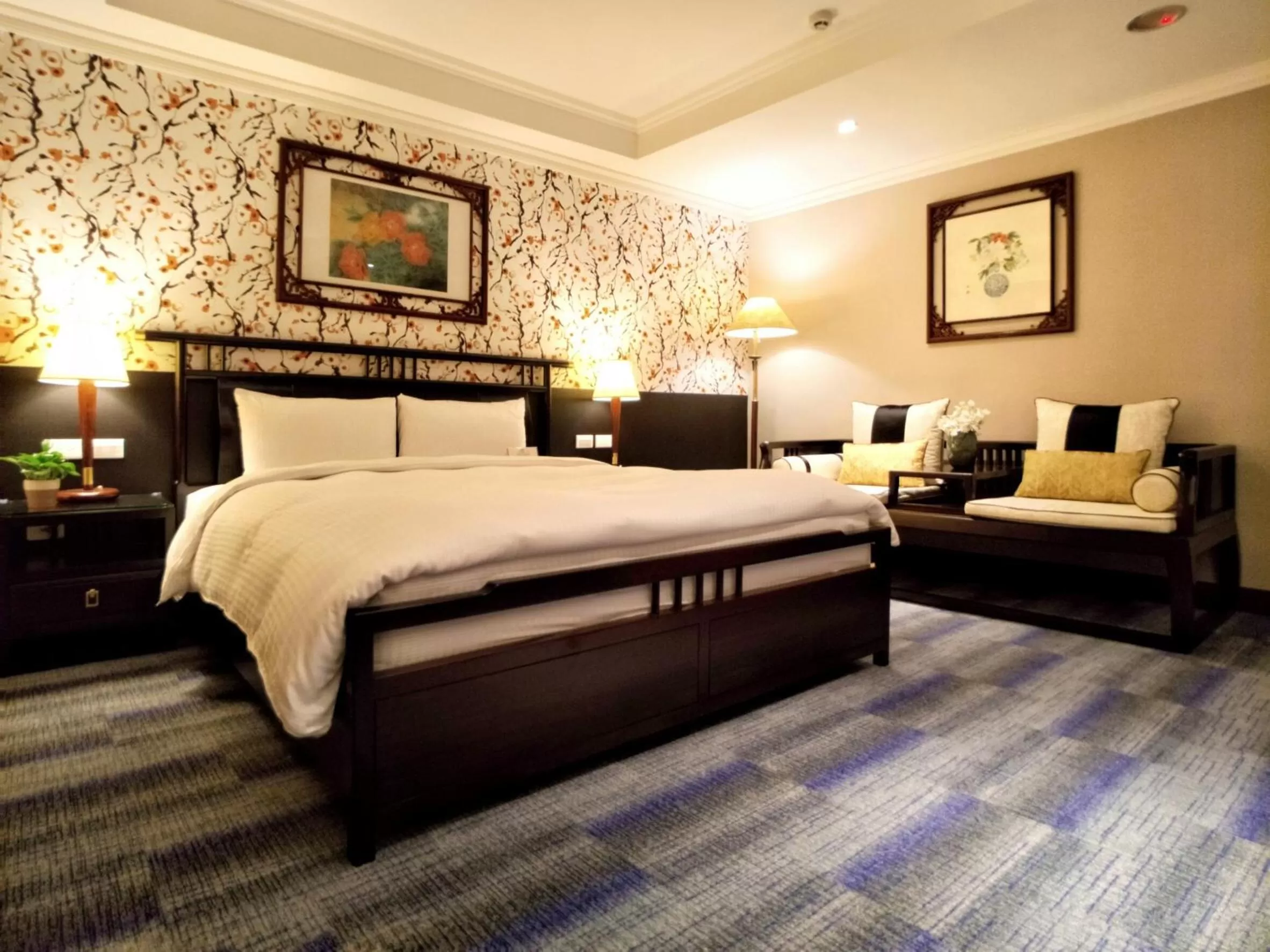 Bedroom, Bed in Beauty Hotels - Star Beauty Resort