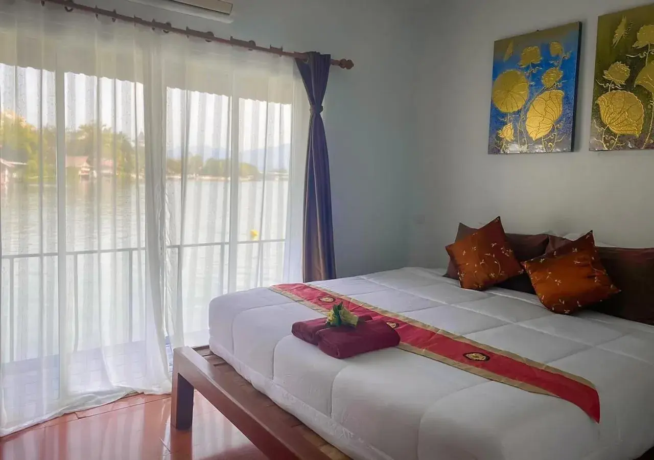 Bed in Tara Raft Bed in Tara Raft