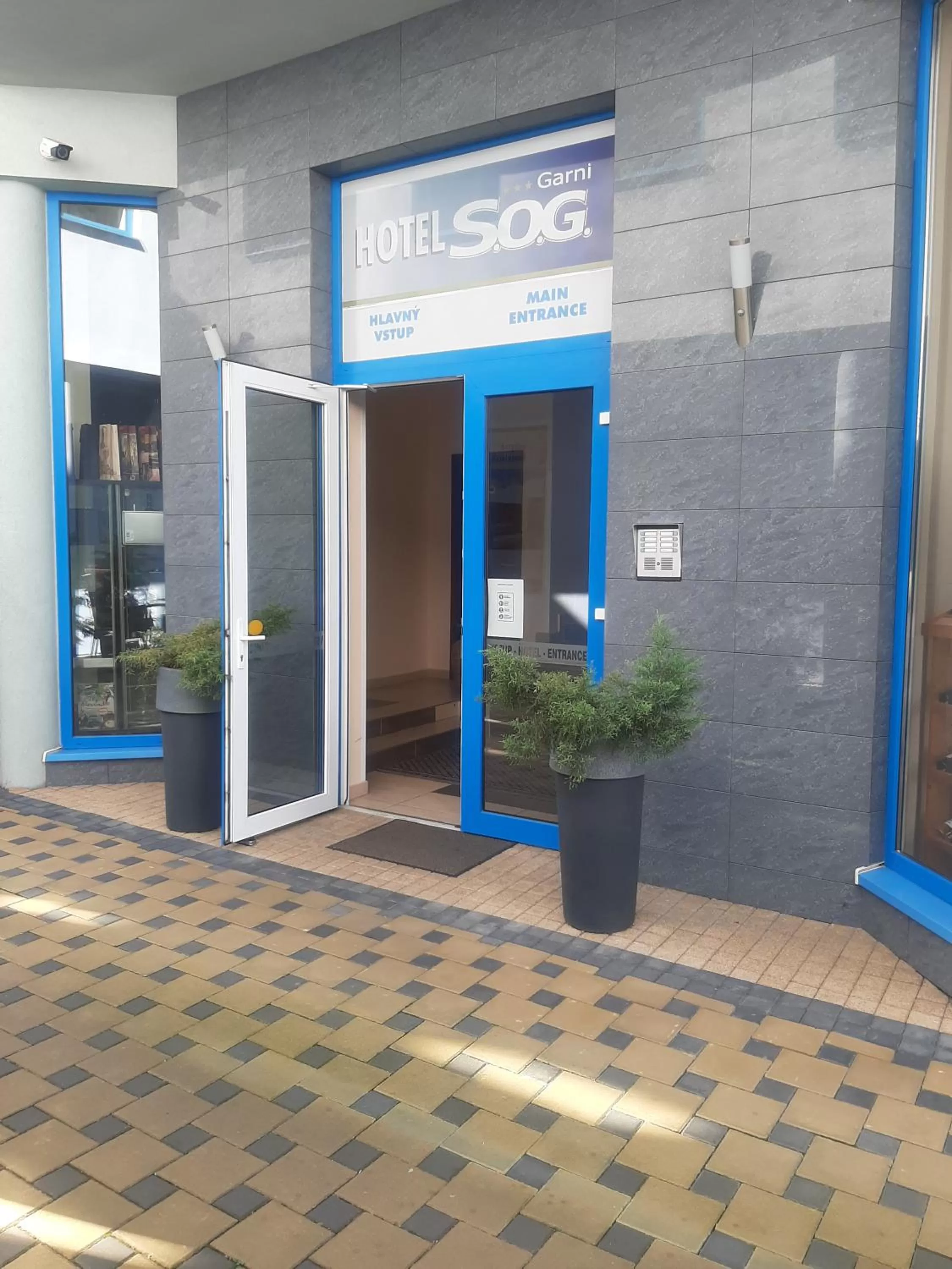 Facade/entrance in garni Hotel S.O.G.* * *