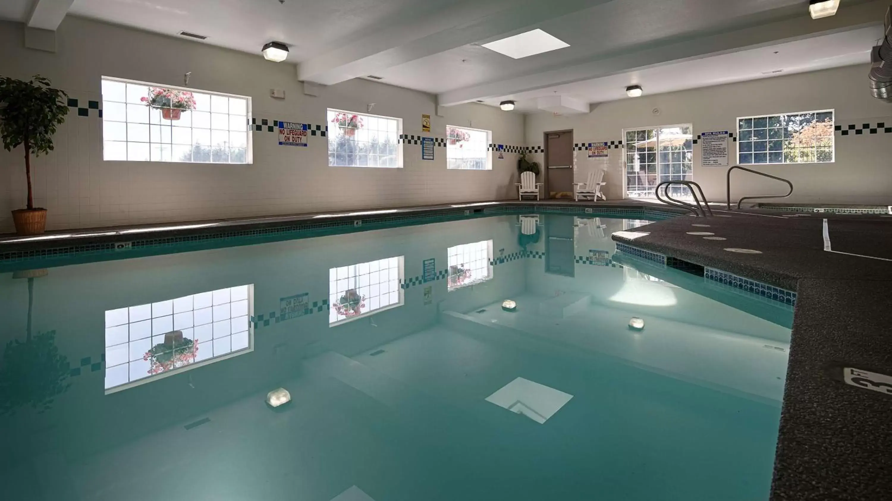 On site, Swimming Pool in Best Western Oak Meadows Inn
