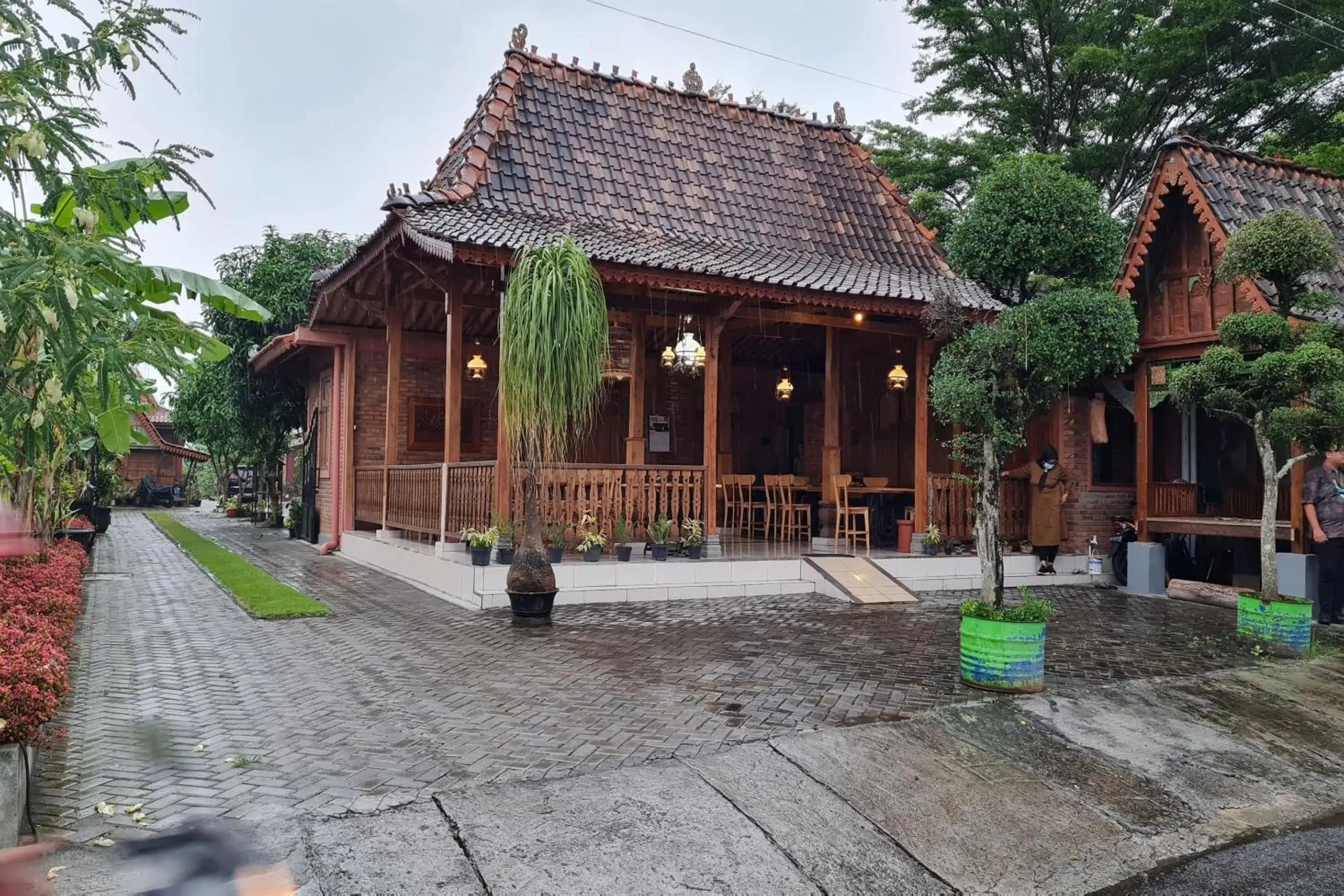 Facade/entrance, Property Building in OYO 90265 Cempoko Mulyo Homestay Syariah