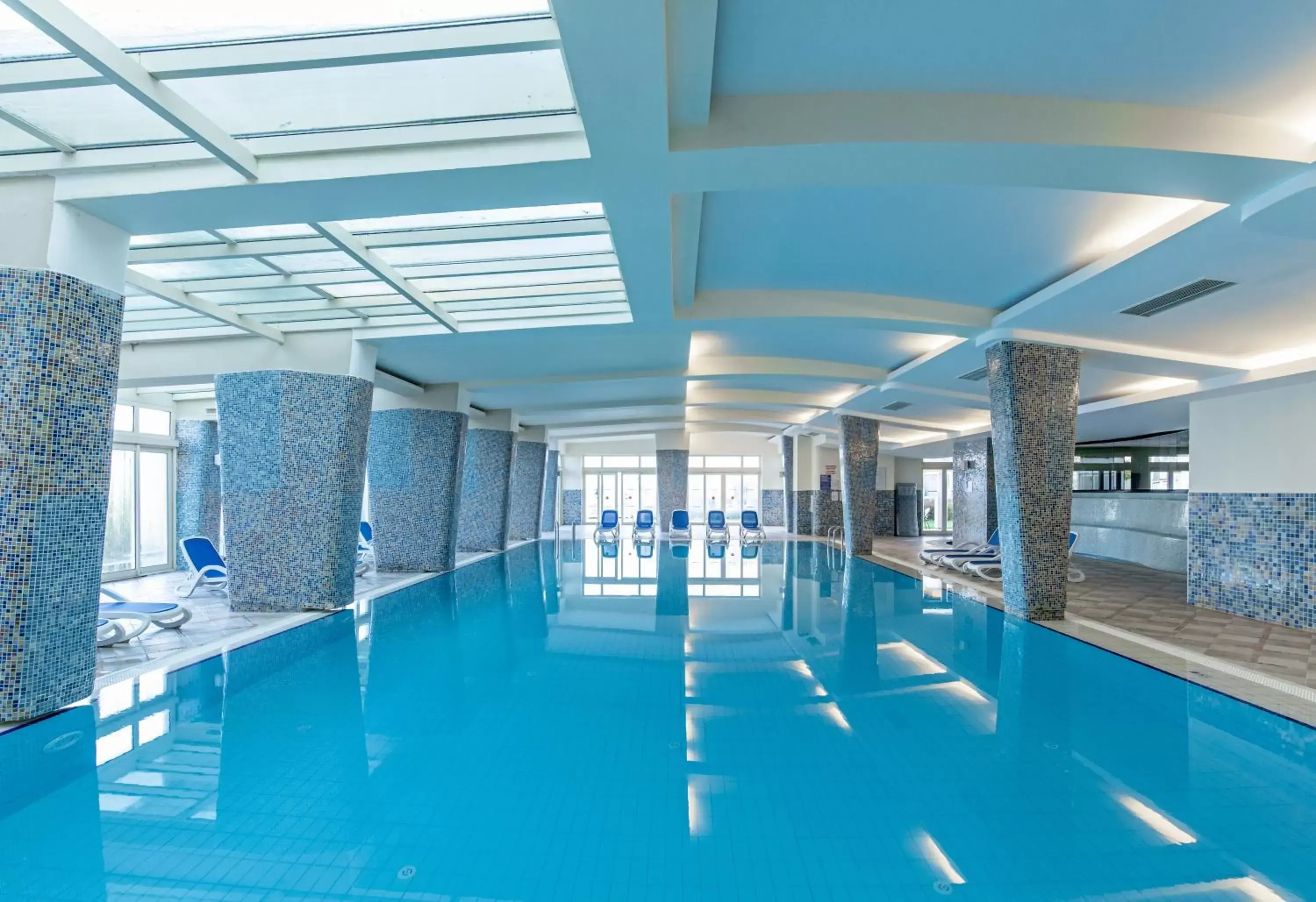 Swimming pool in La Blanche Resort & Spa Swimming pool in La Blanche Resort & Spa